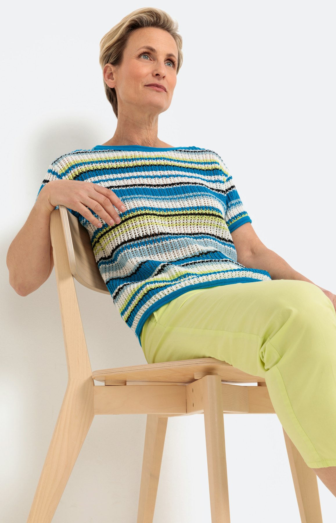 Gestreifter Pullover mit Kurzarm