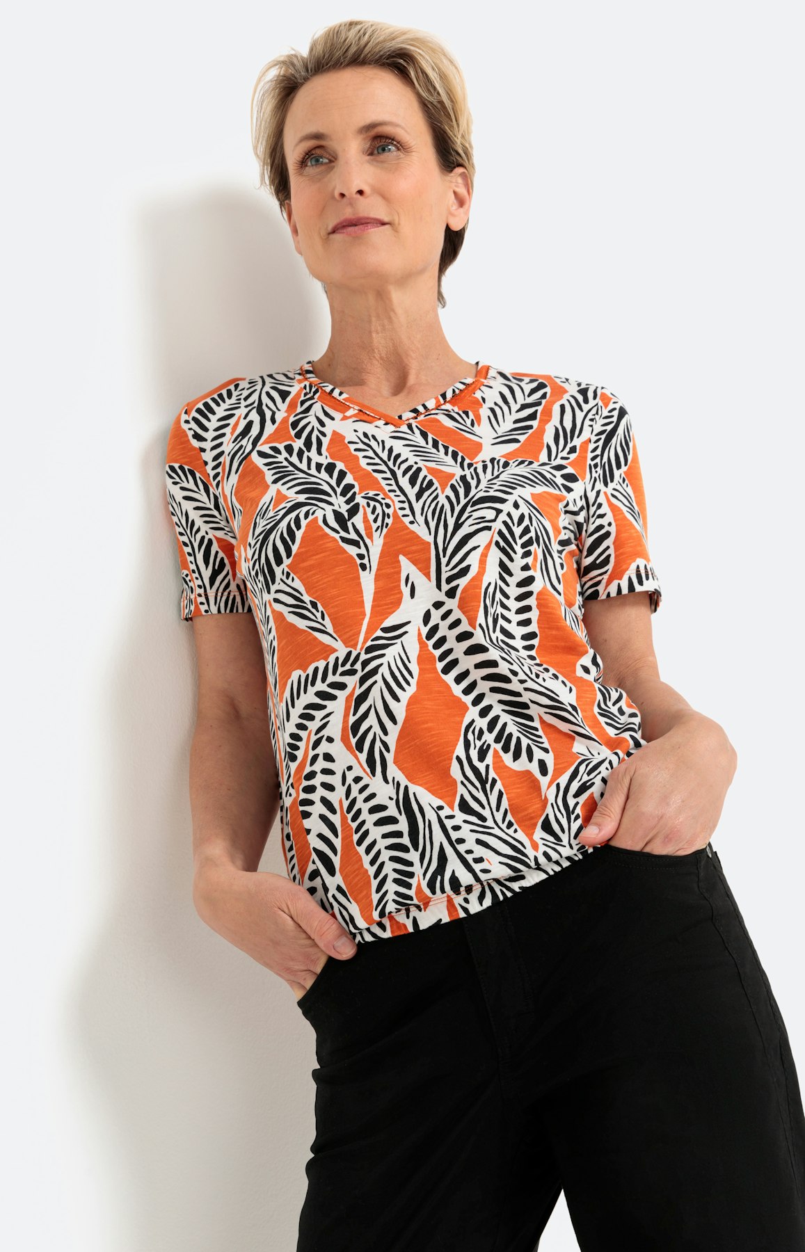 Gemustertes T-Shirt mit kurzem Ärmel