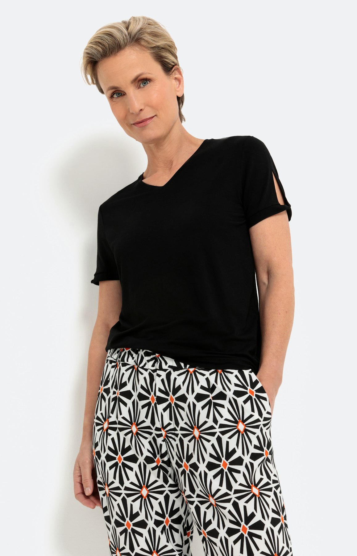 T-shirt met korte mouwen en knoopdetail