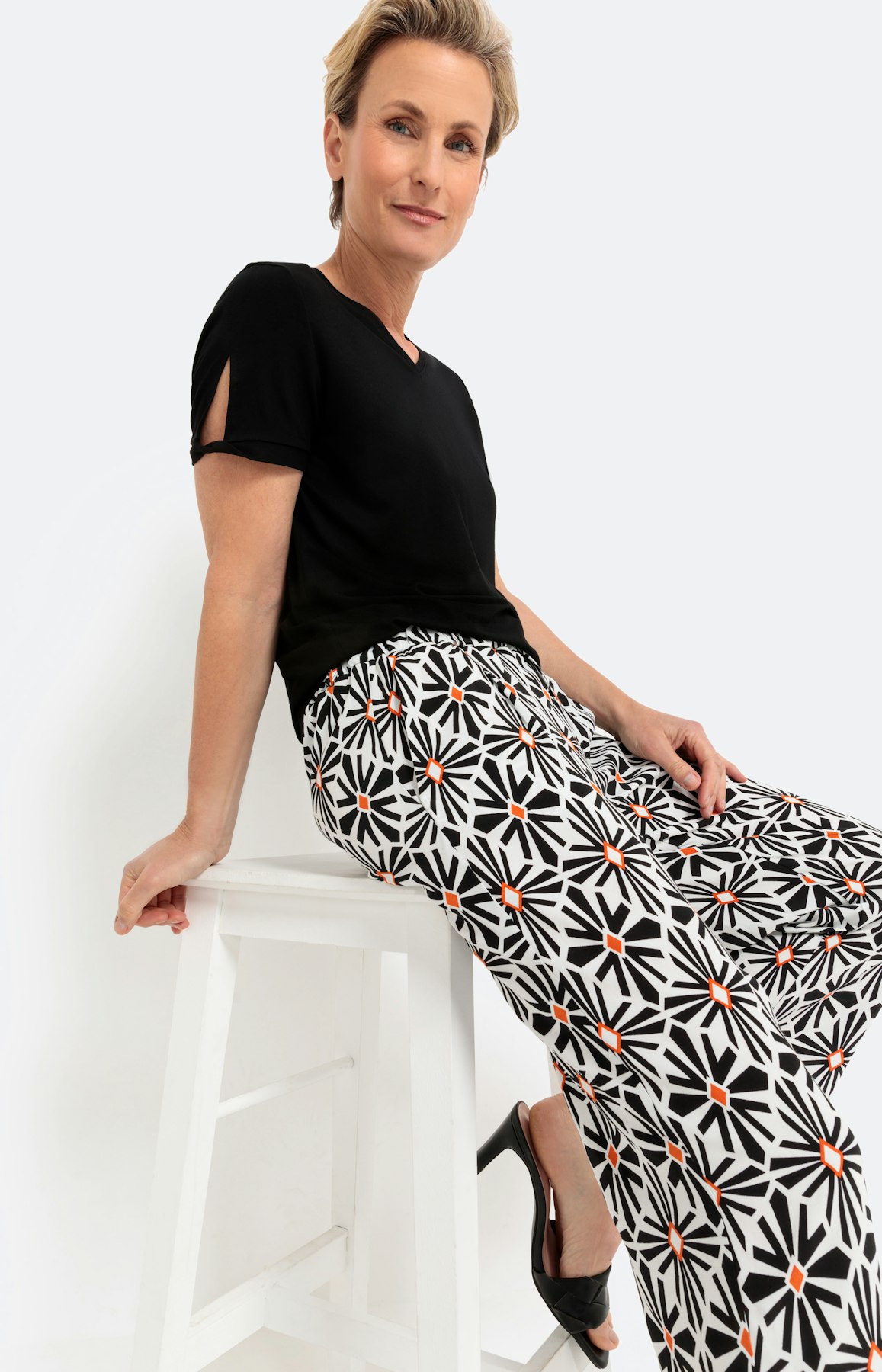 T-shirt met korte mouwen en knoopdetail