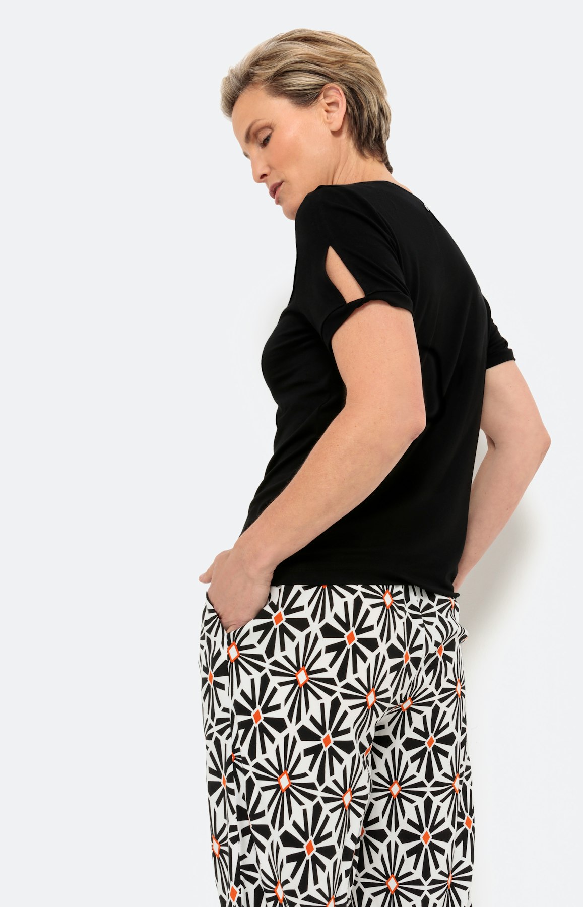 T-shirt met korte mouwen en knoopdetail