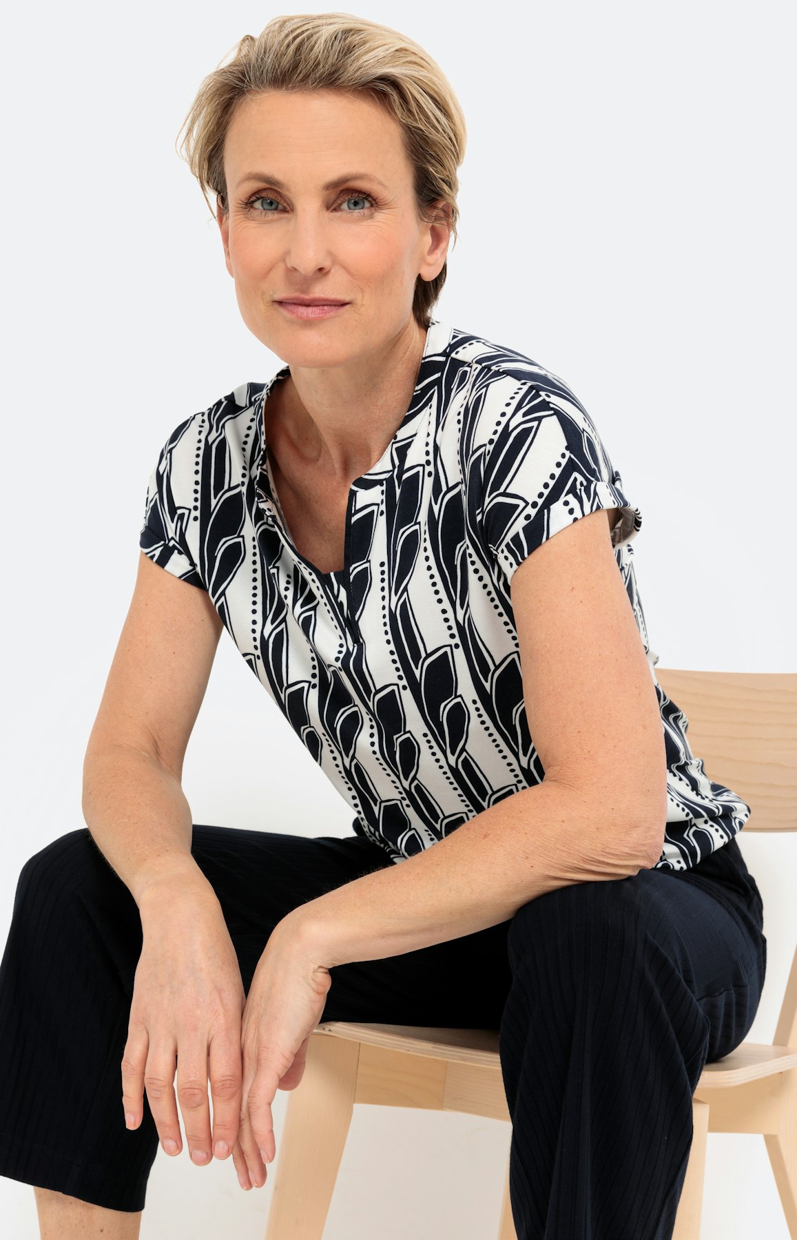 Kurzärmliges T-Shirt mit Grafikmuster