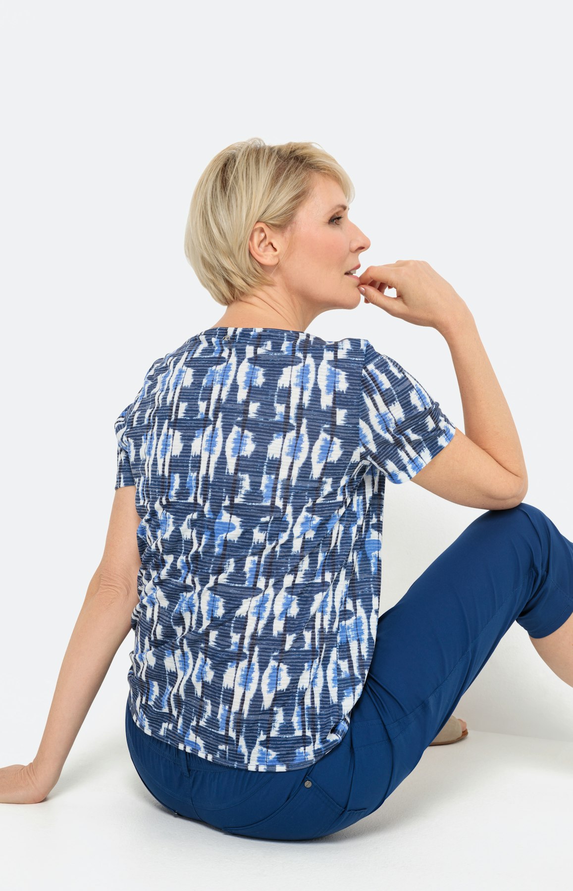 Shirt met korte mouwen en knoopdetail