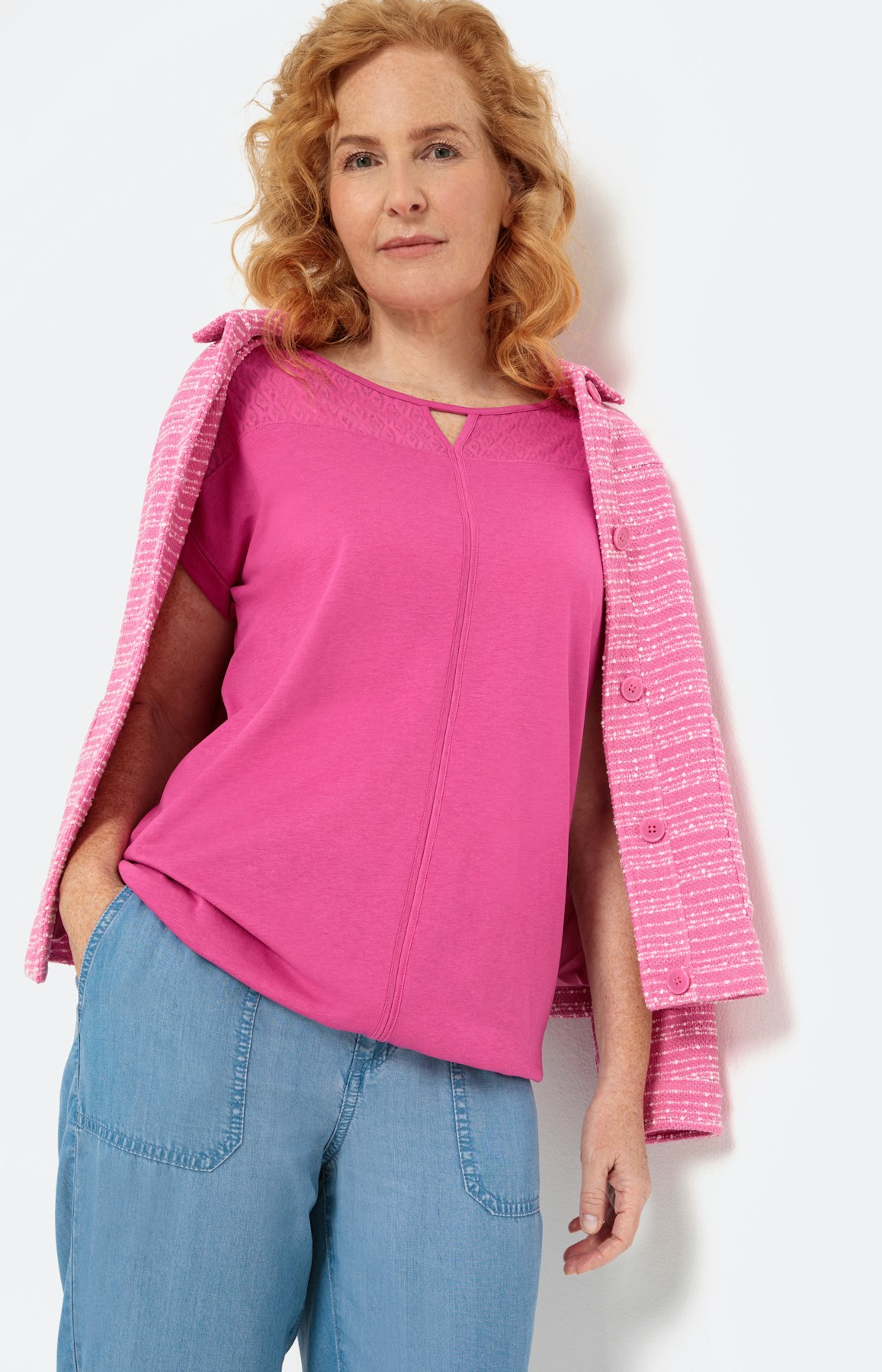 Shirt met korte mouwen en schouderpas