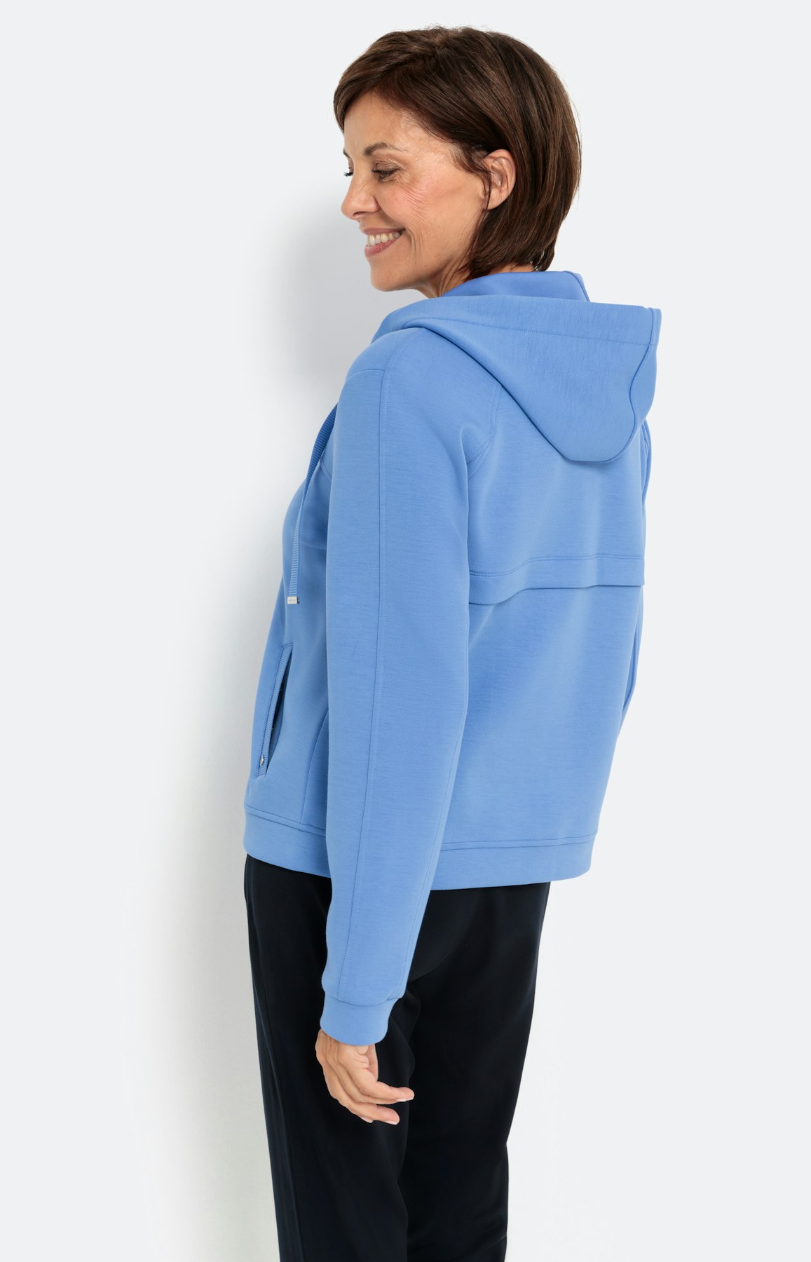 Sweatjacke mit Kapuze und langem Arm