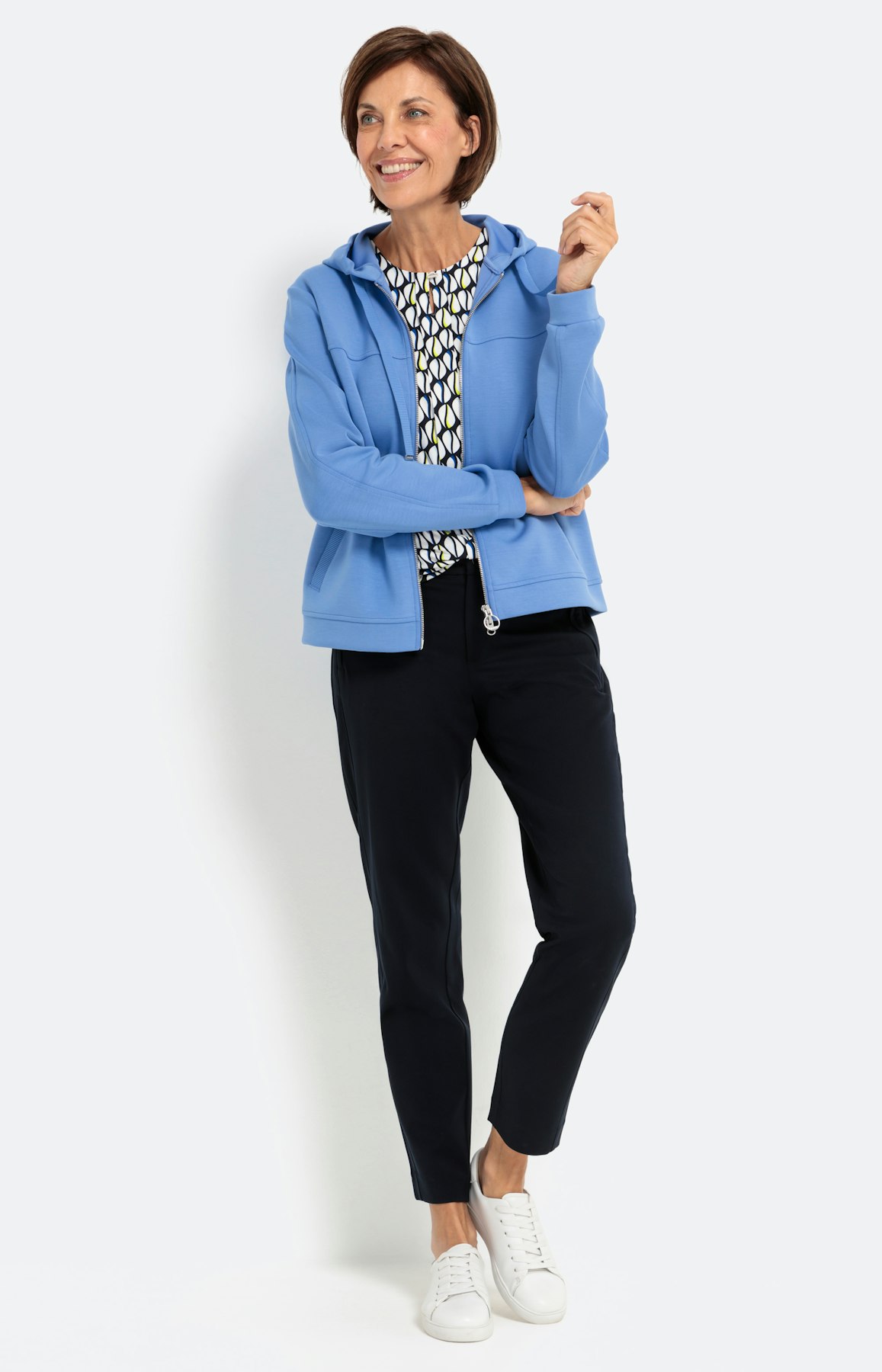 Sweatjacke mit Kapuze und langem Arm