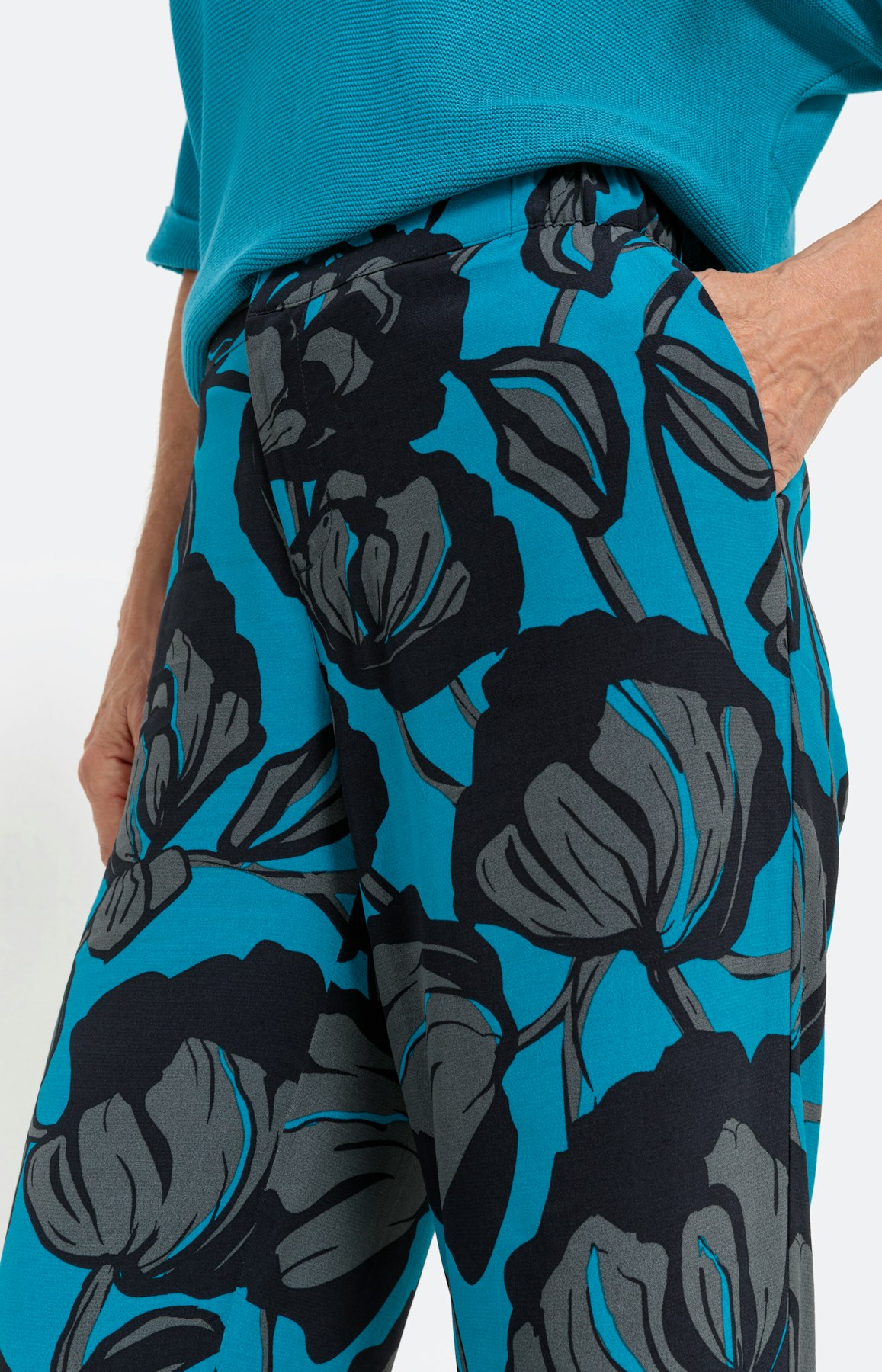 Komfort-Hose mit floralem Print, ocean