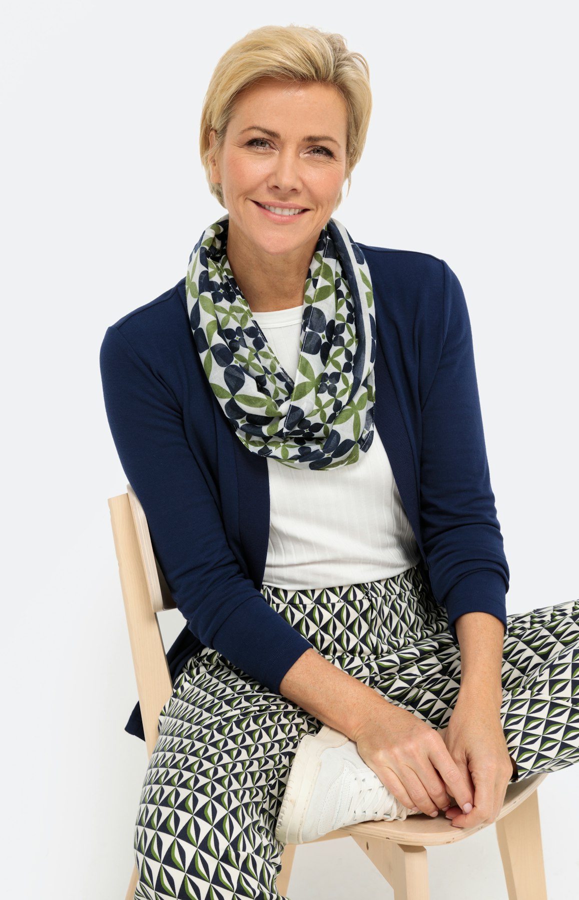 Loopschal mit grafischem Muster