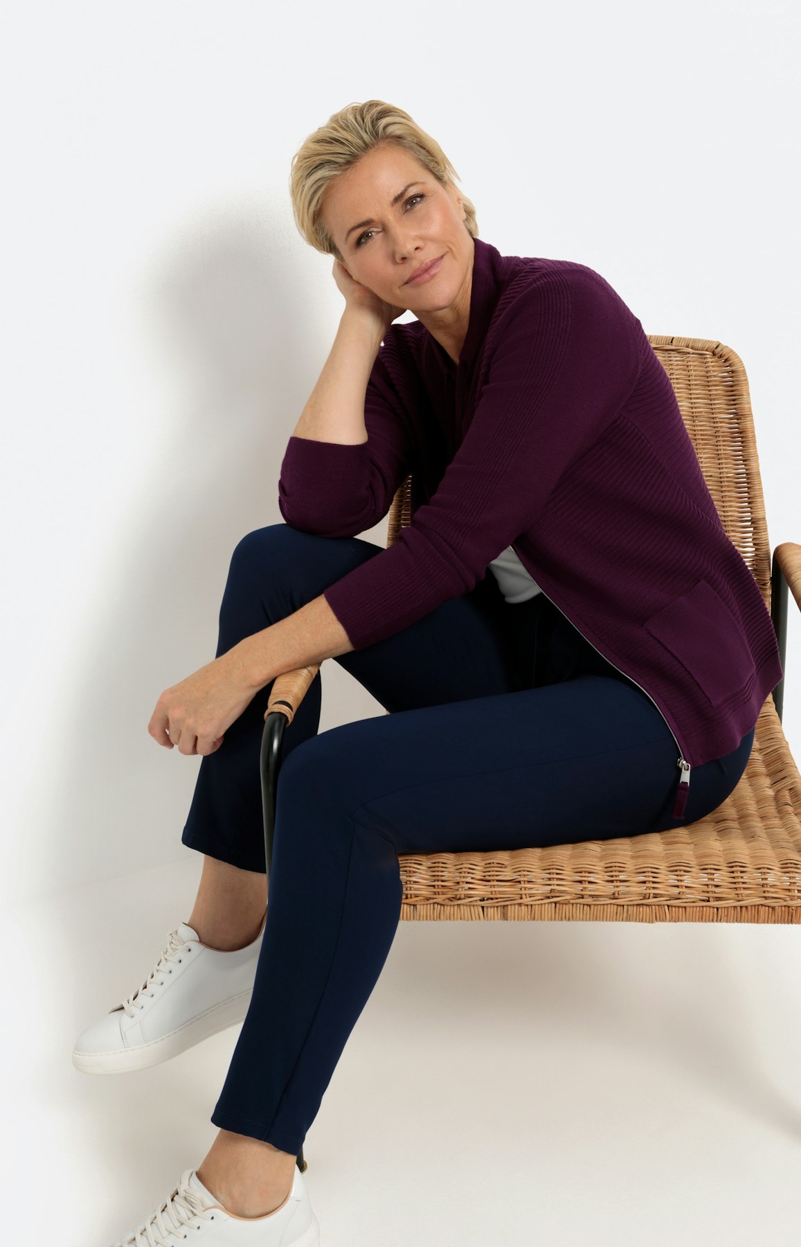 Langarm-Strickjacke mit Stehkragen