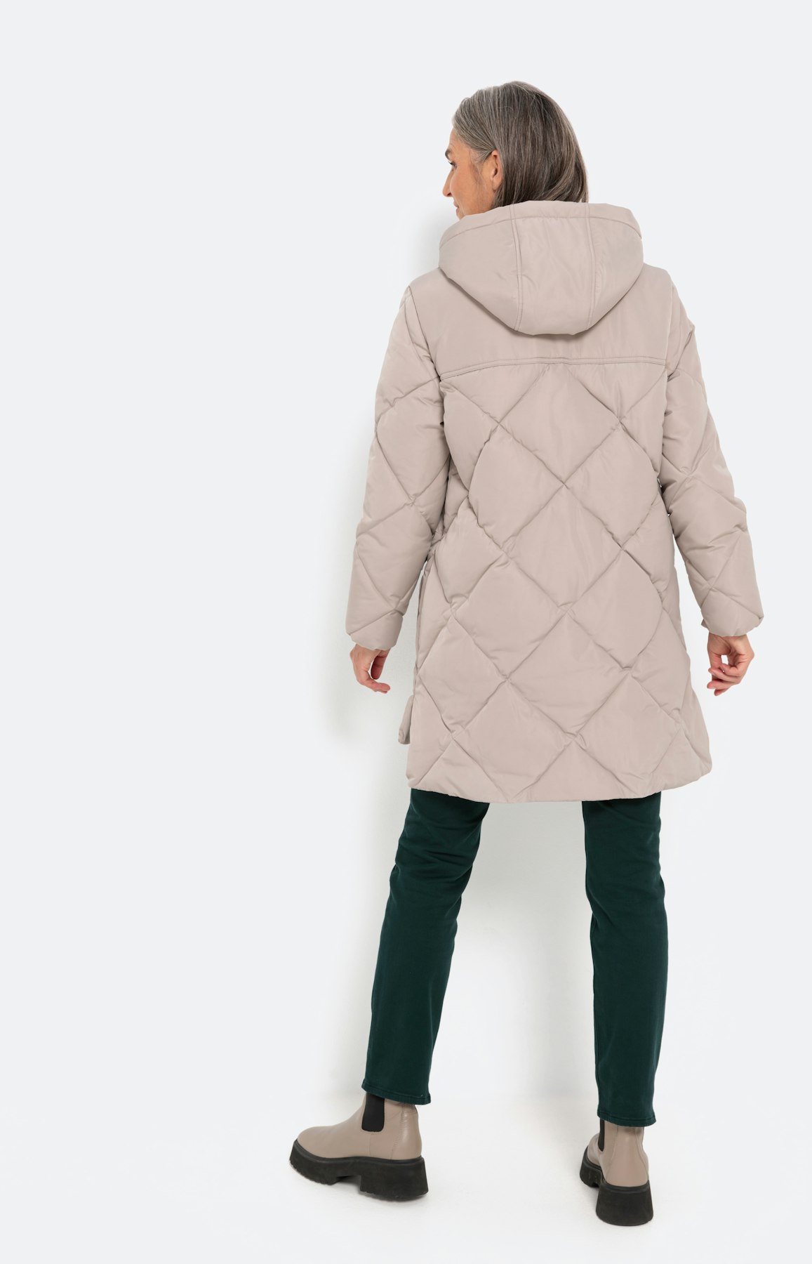 Doorgestikte mantel in materialenmix