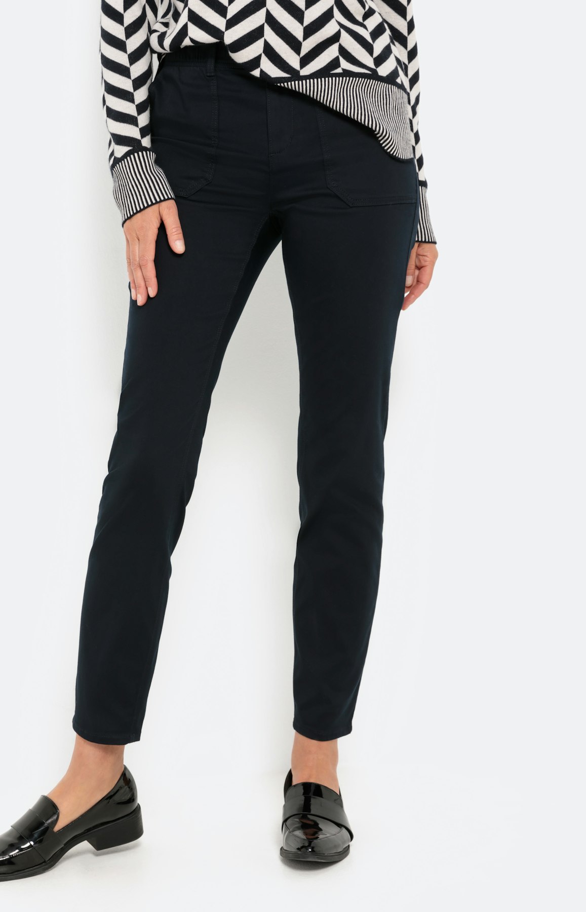 Schmale Hose mit elastischem Bund