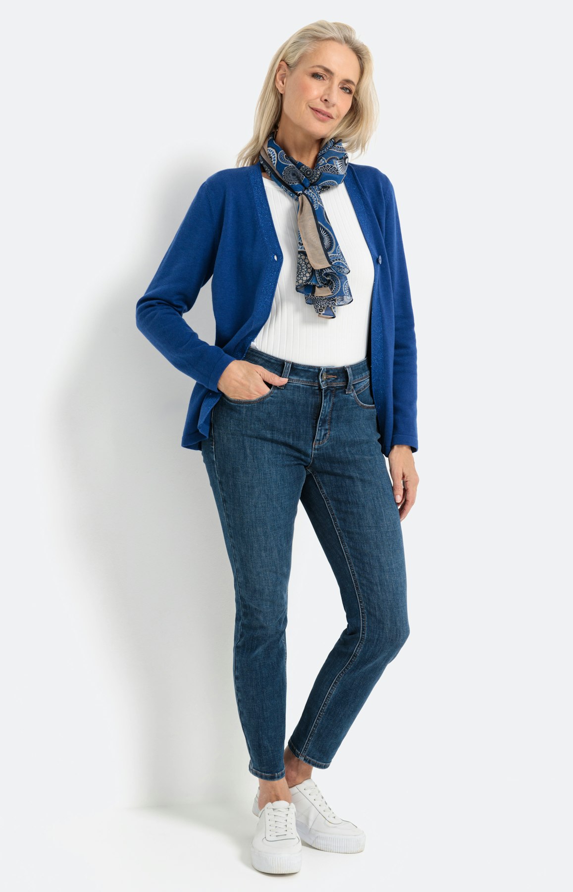 Langärmlige Strickjacke mit Lurexfäden