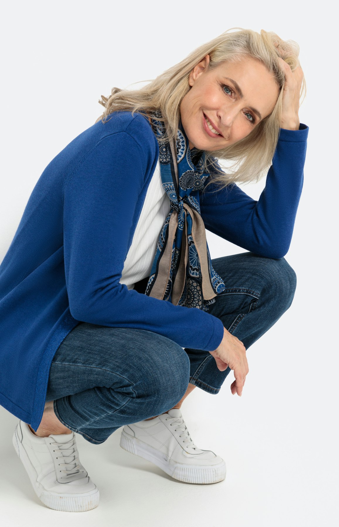 Langärmlige Strickjacke mit Lurexfäden