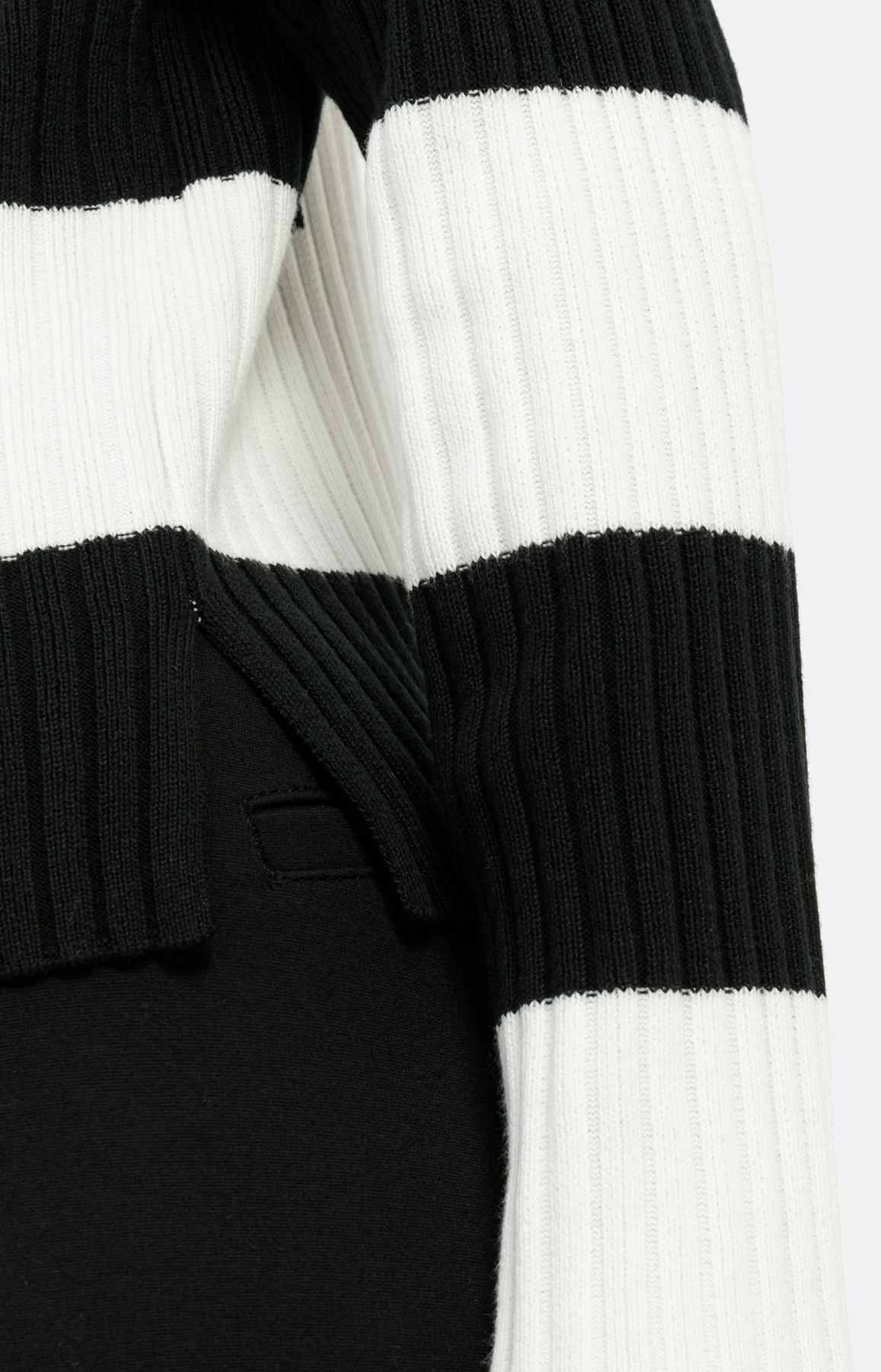 Pullover mit Streifen und Rippstruktur