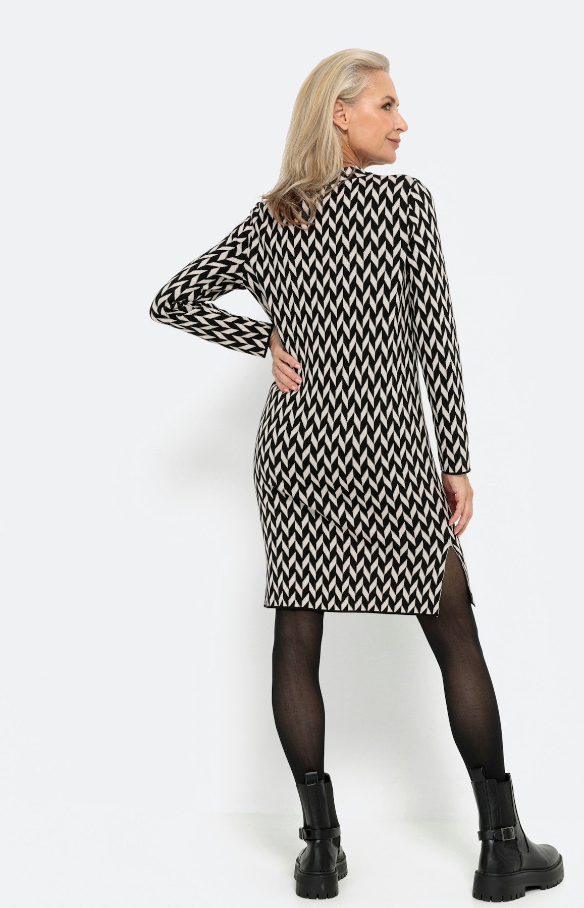 Geradliniges Kleid im Jacquard-Design