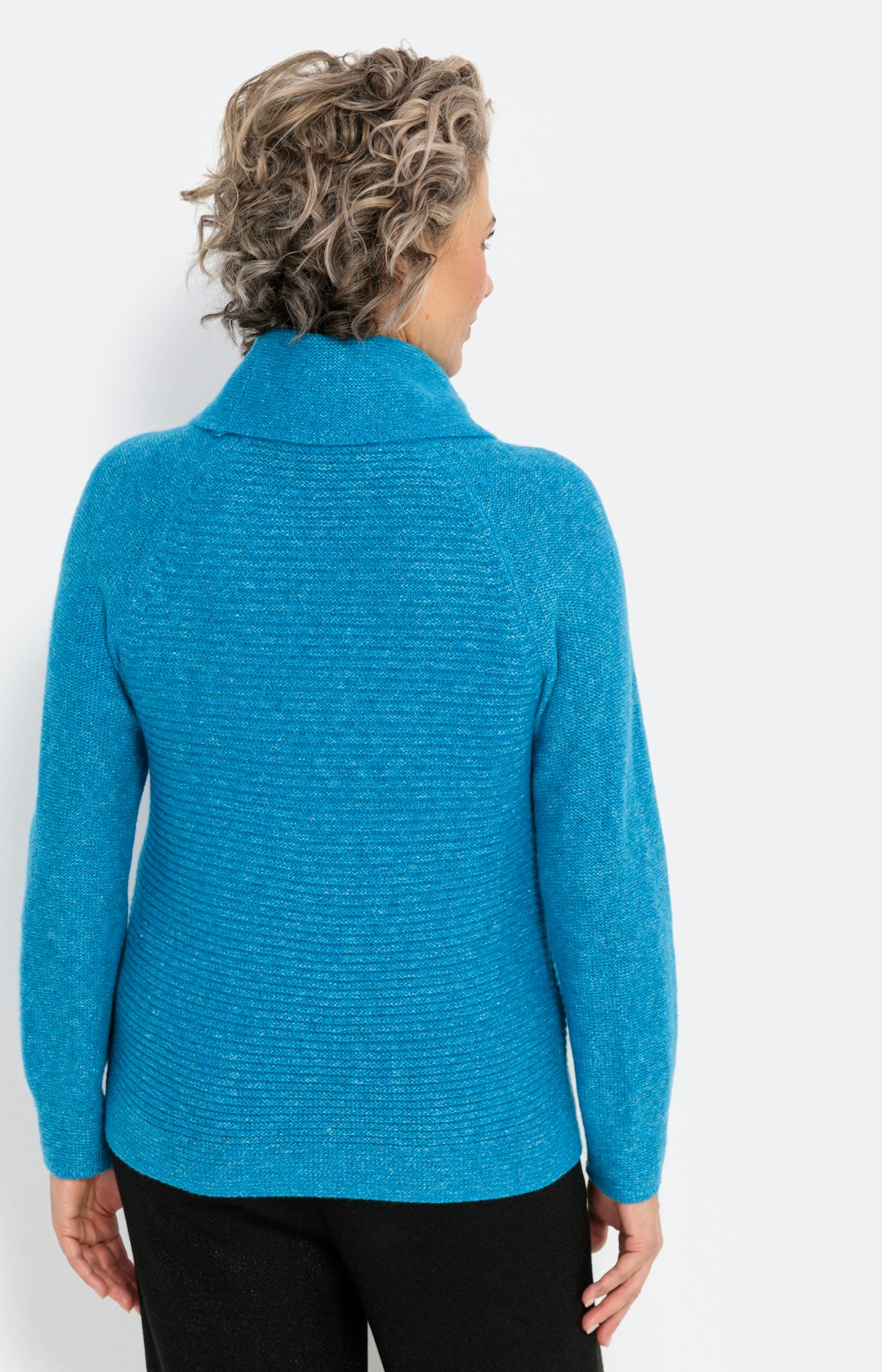 Gestreepte trui met effen mouwen