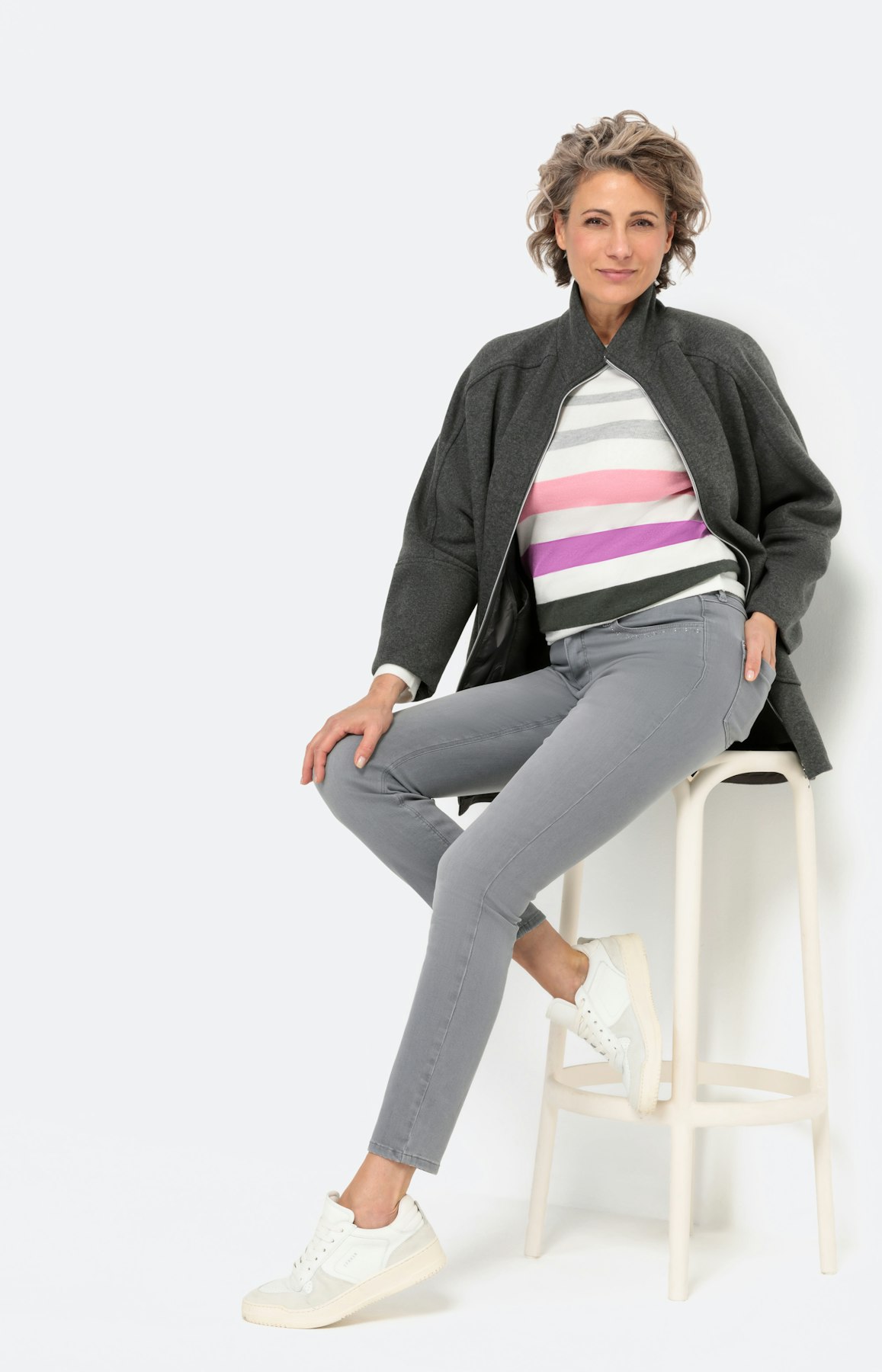 Jeans met strasbeleg 30inch lichtgrijs