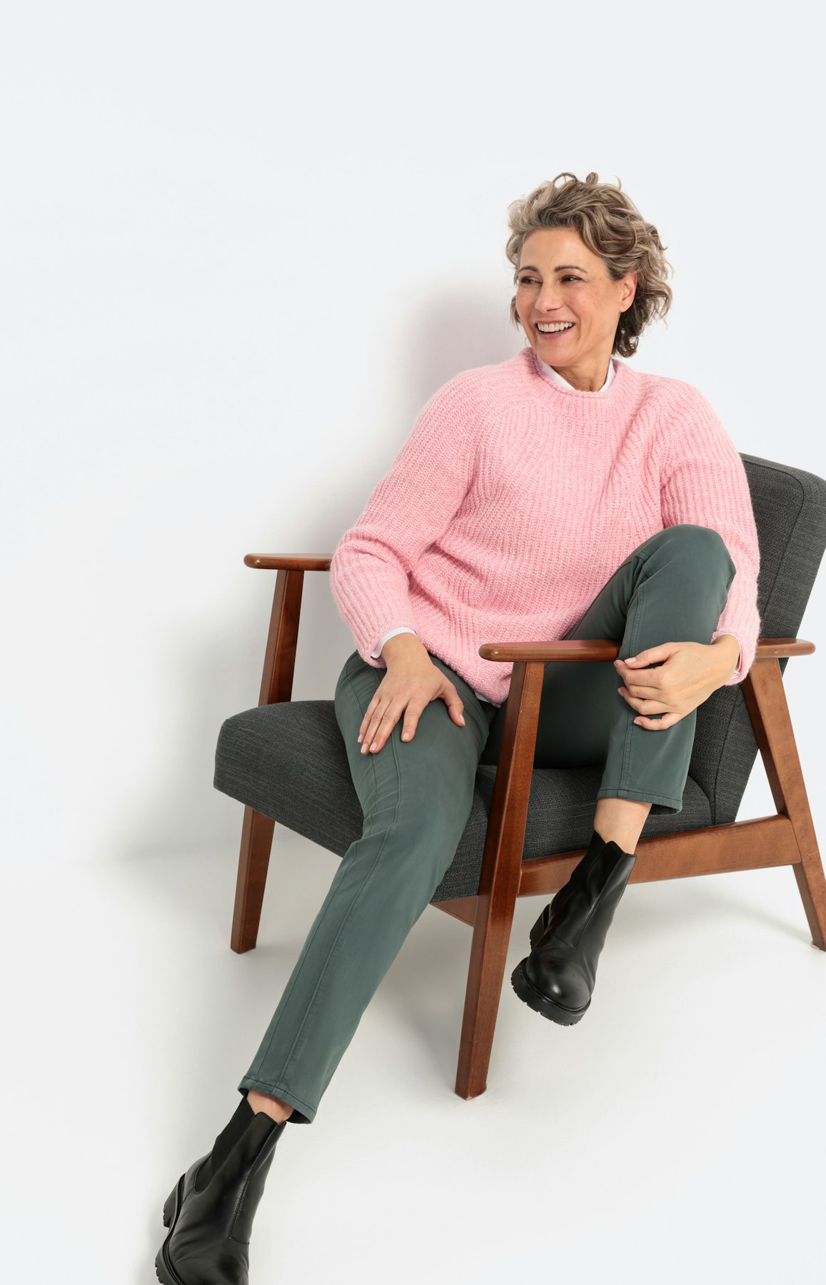 Broek van katoen-satijn, grijs groen