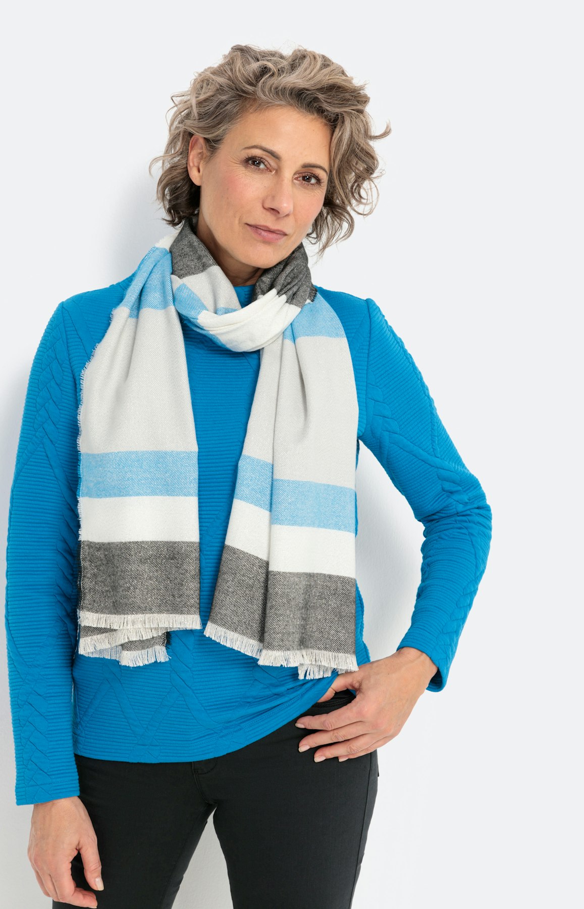 Sjaal met aantrekkelijk streepdessin