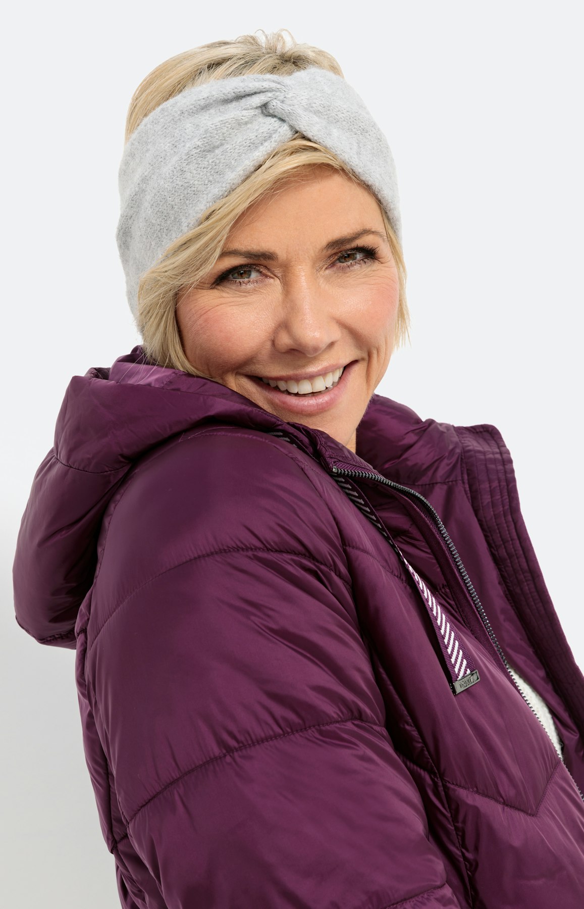 Stirnband aus Strick mit Knotendetail