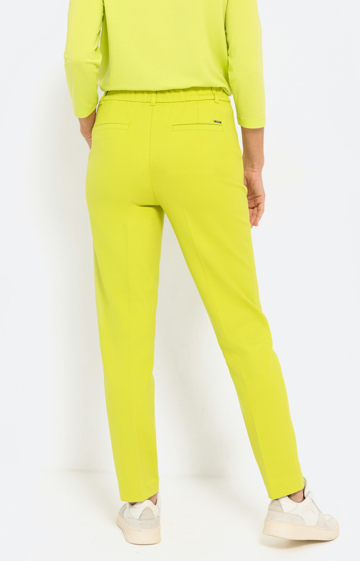 Elegante Zigarettenhose mit Bügelfalten