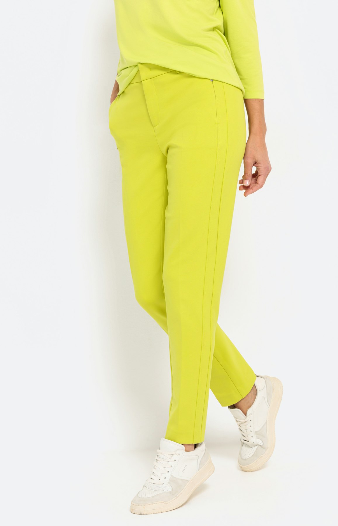 Elegante Zigarettenhose mit Bügelfalten