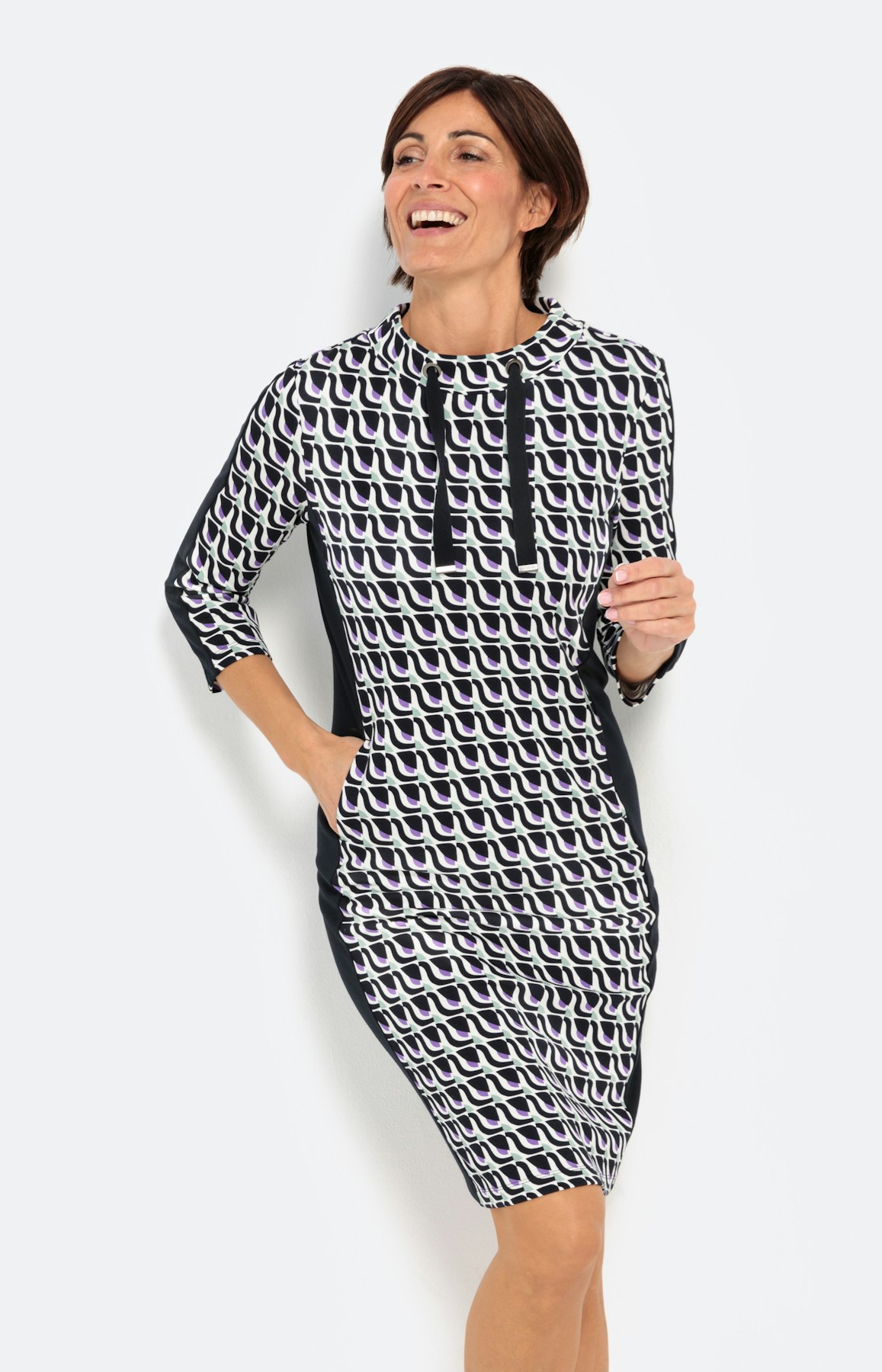 Jerseykleid, grafisches Muster