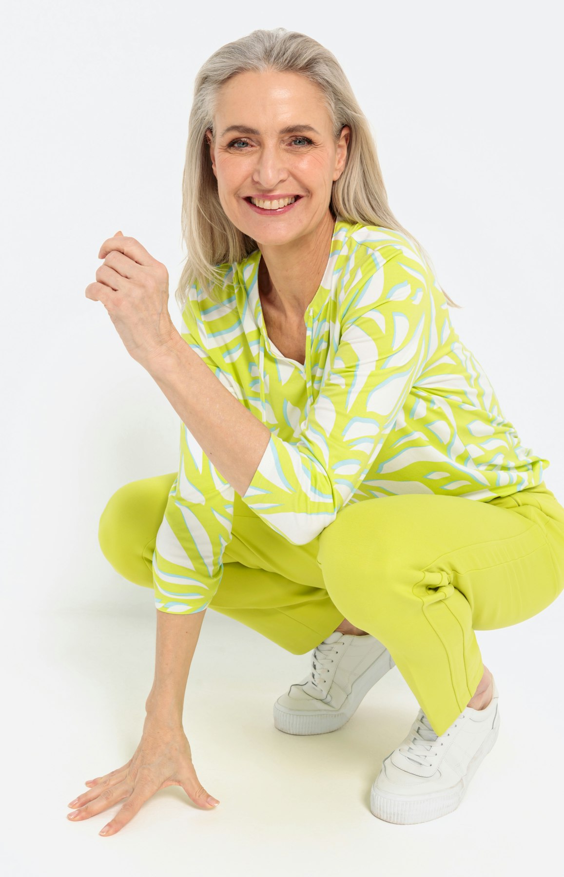 Shirt met opstaande kraag en bindstrik