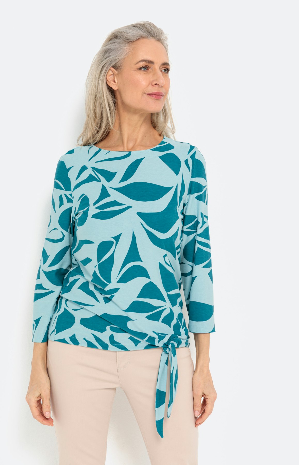 Abstract shirt met print en knoopzoom