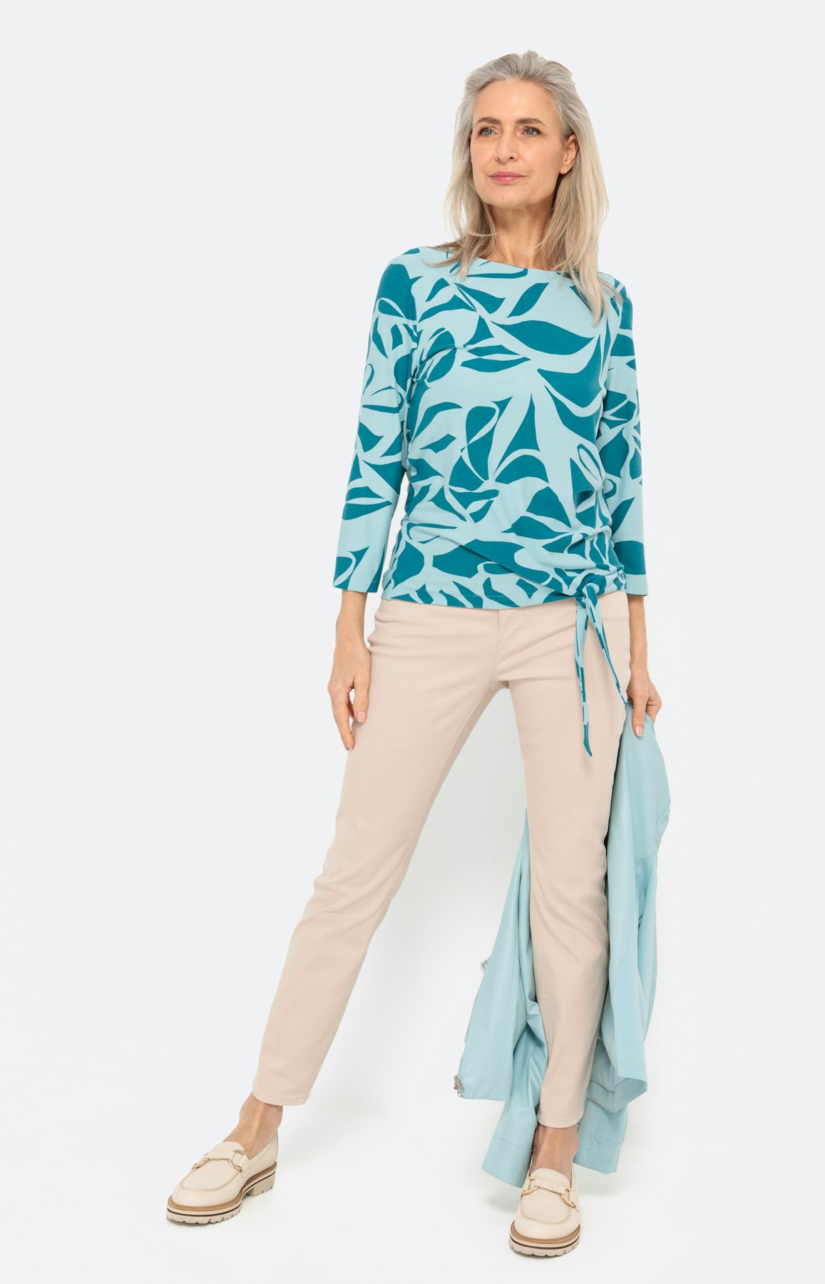 Abstract shirt met print en knoopzoom