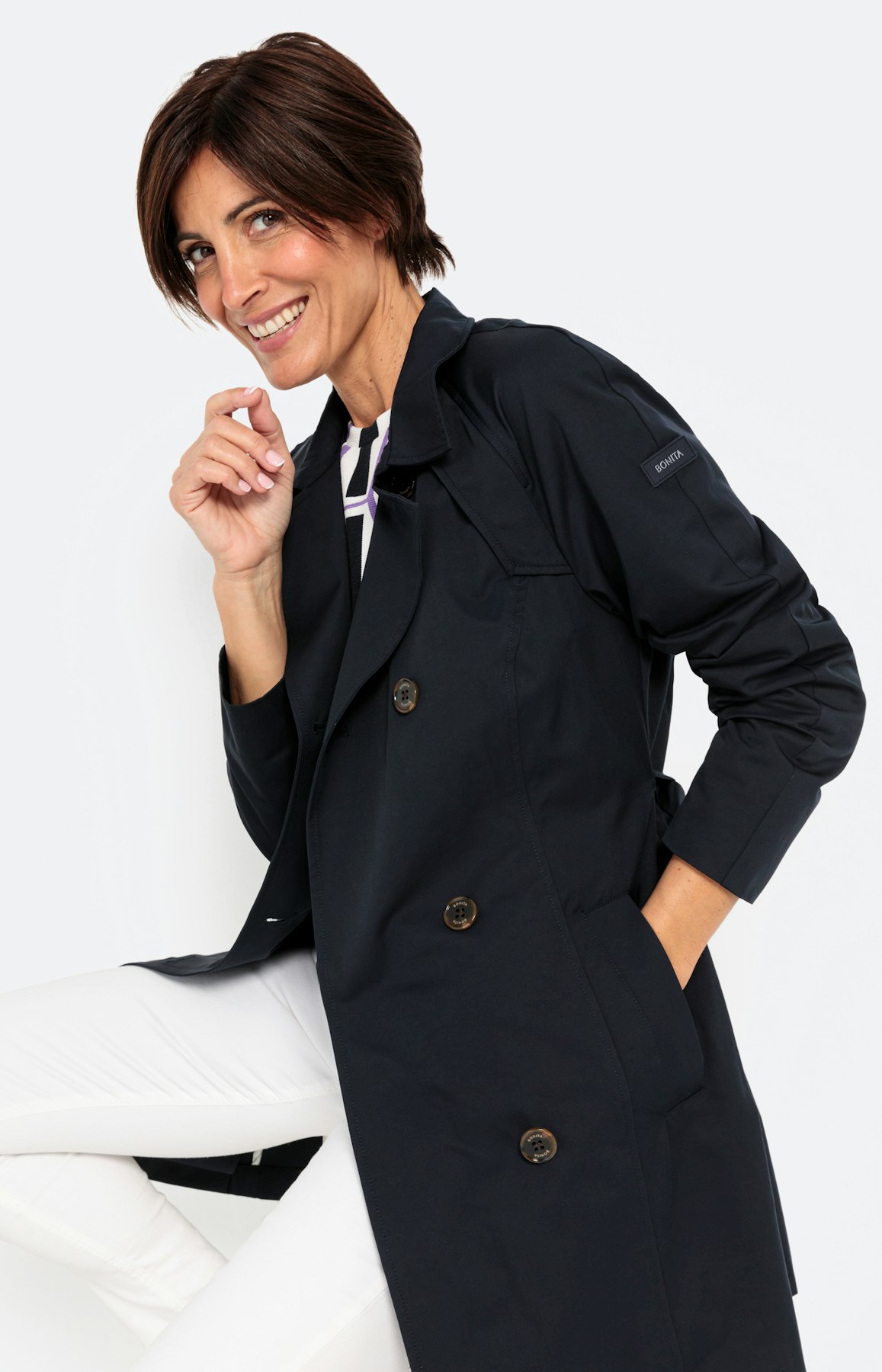 Klassischer Trenchcoat mit Gürtel