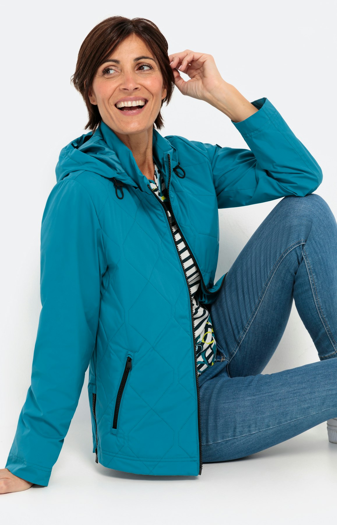 Jas met gestikte voorkant en capuchon