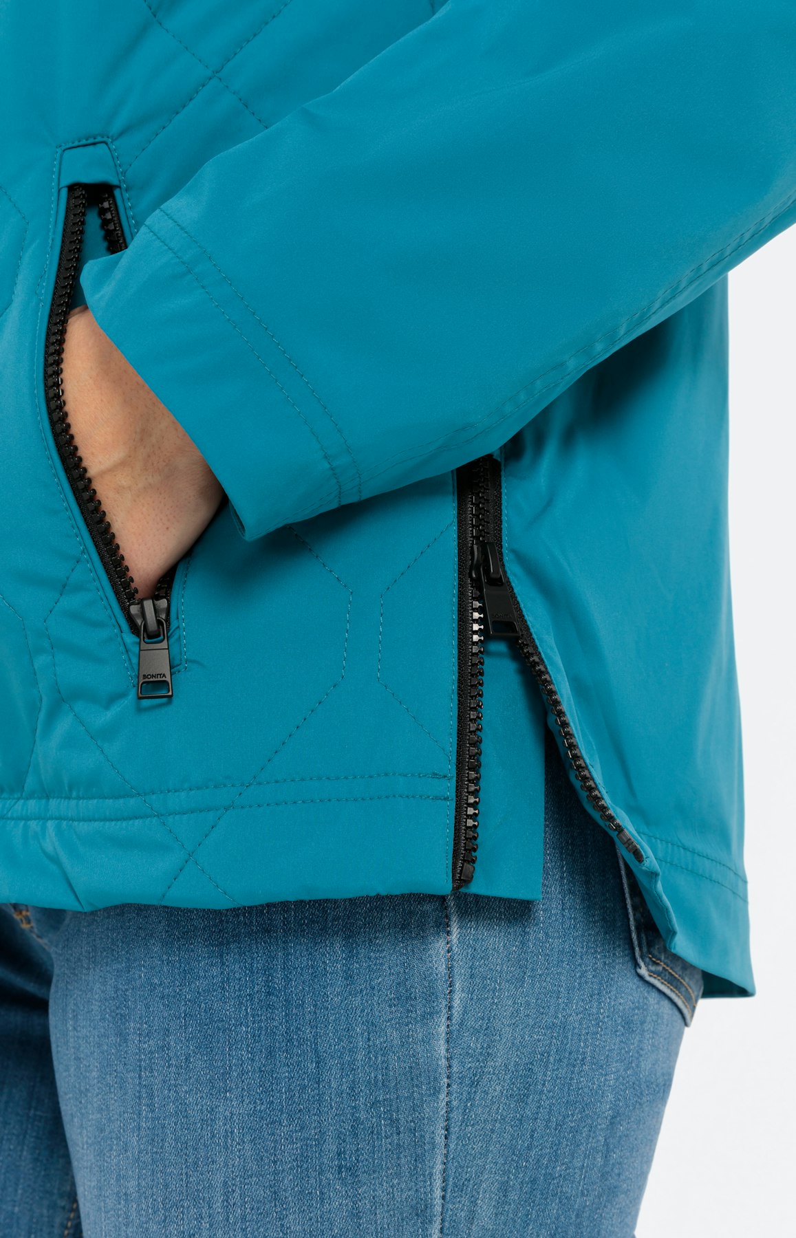 Jas met gestikte voorkant en capuchon