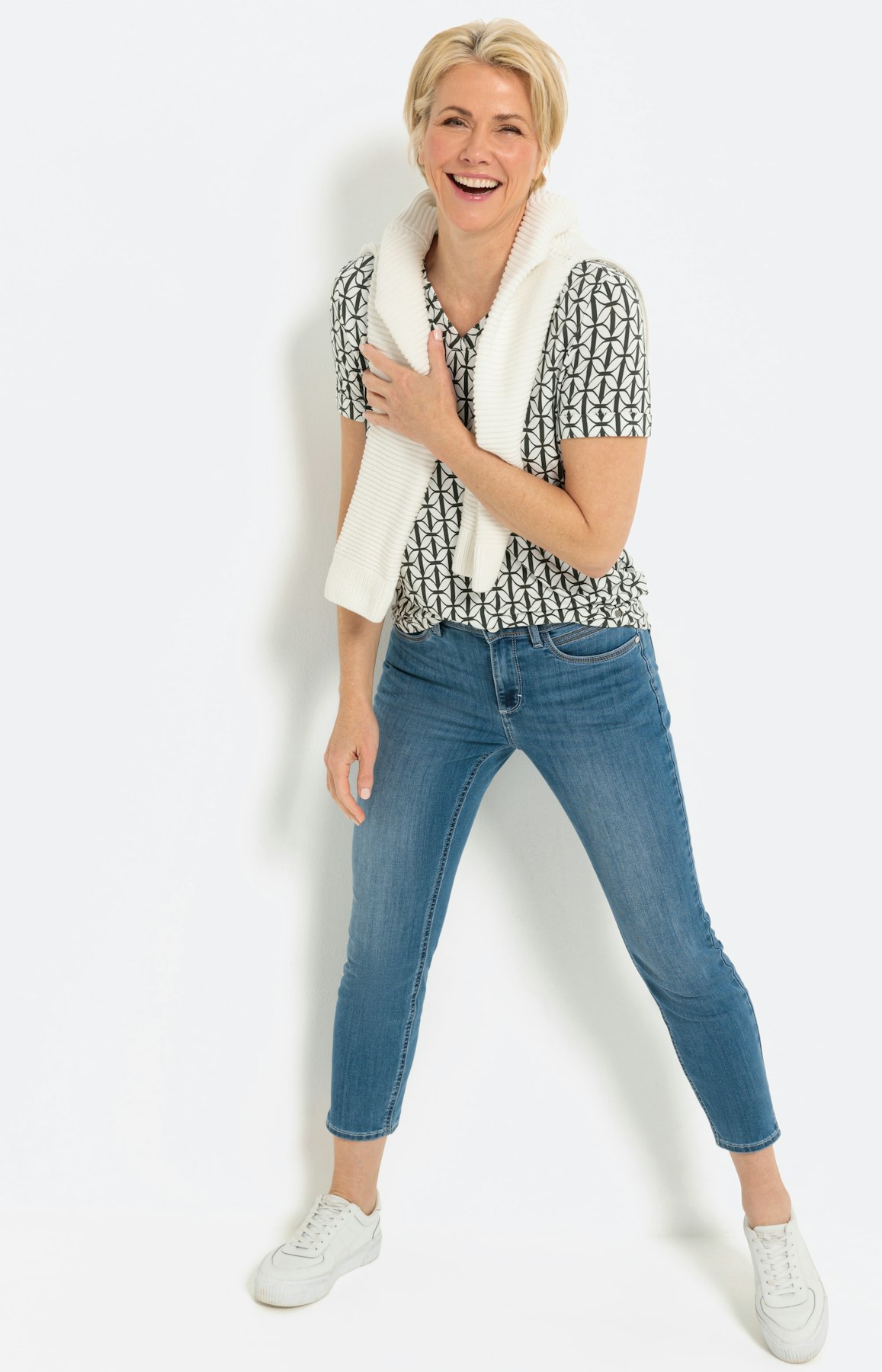 T-Shirt mit V-Ausschnitt und Tunnelzug