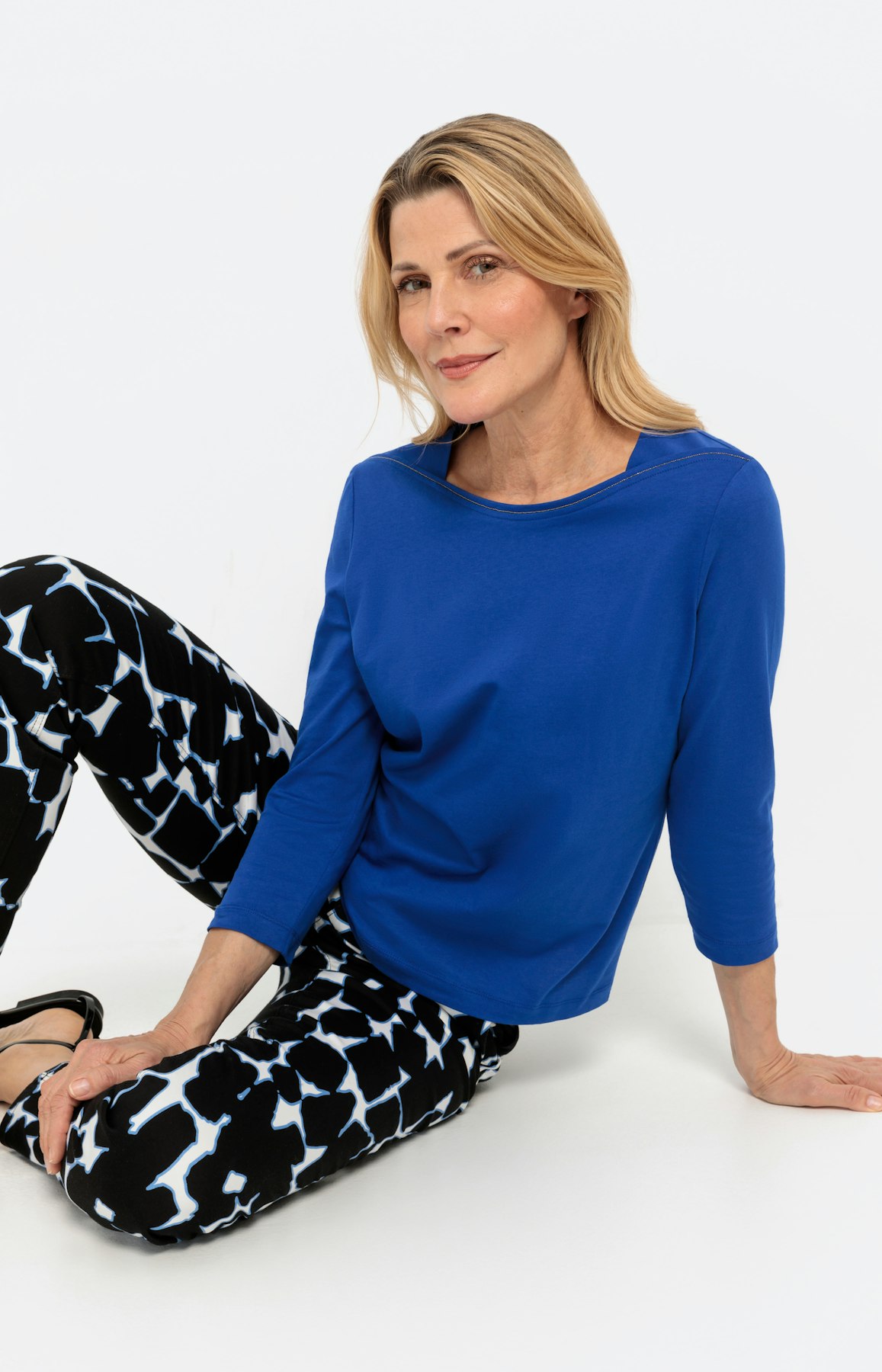 Uni-Shirt mit 3/4-Ärmel und Perlendetail