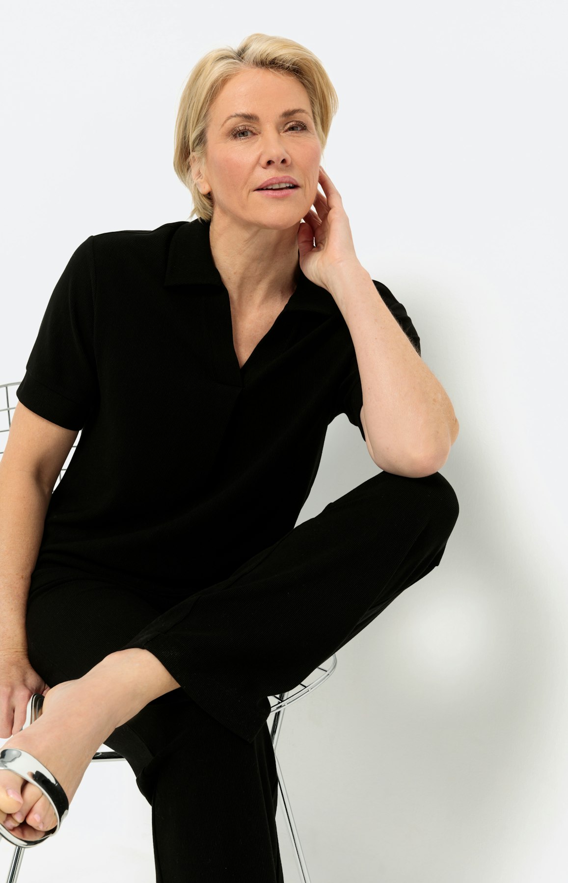 Poloshirt met korte mouwen en een V-hals