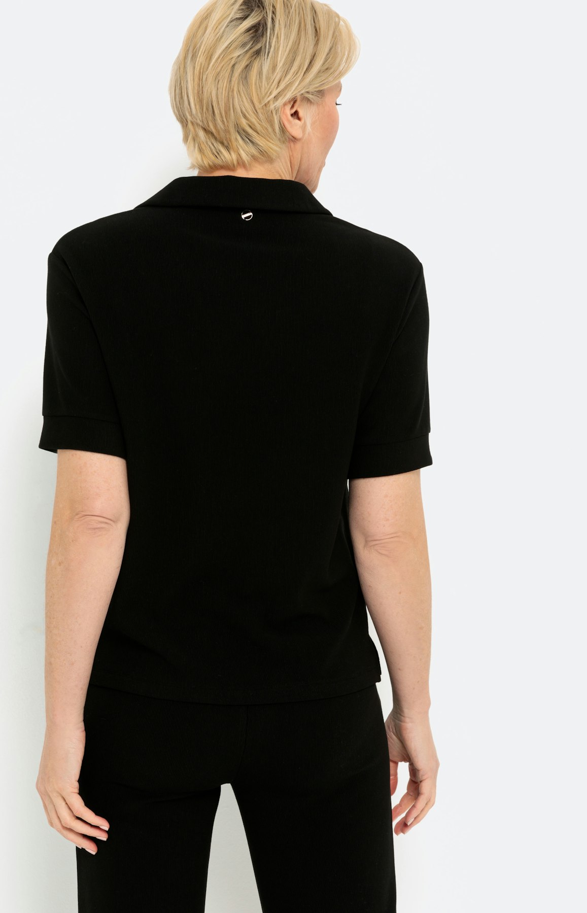 Poloshirt met korte mouwen en een V-hals