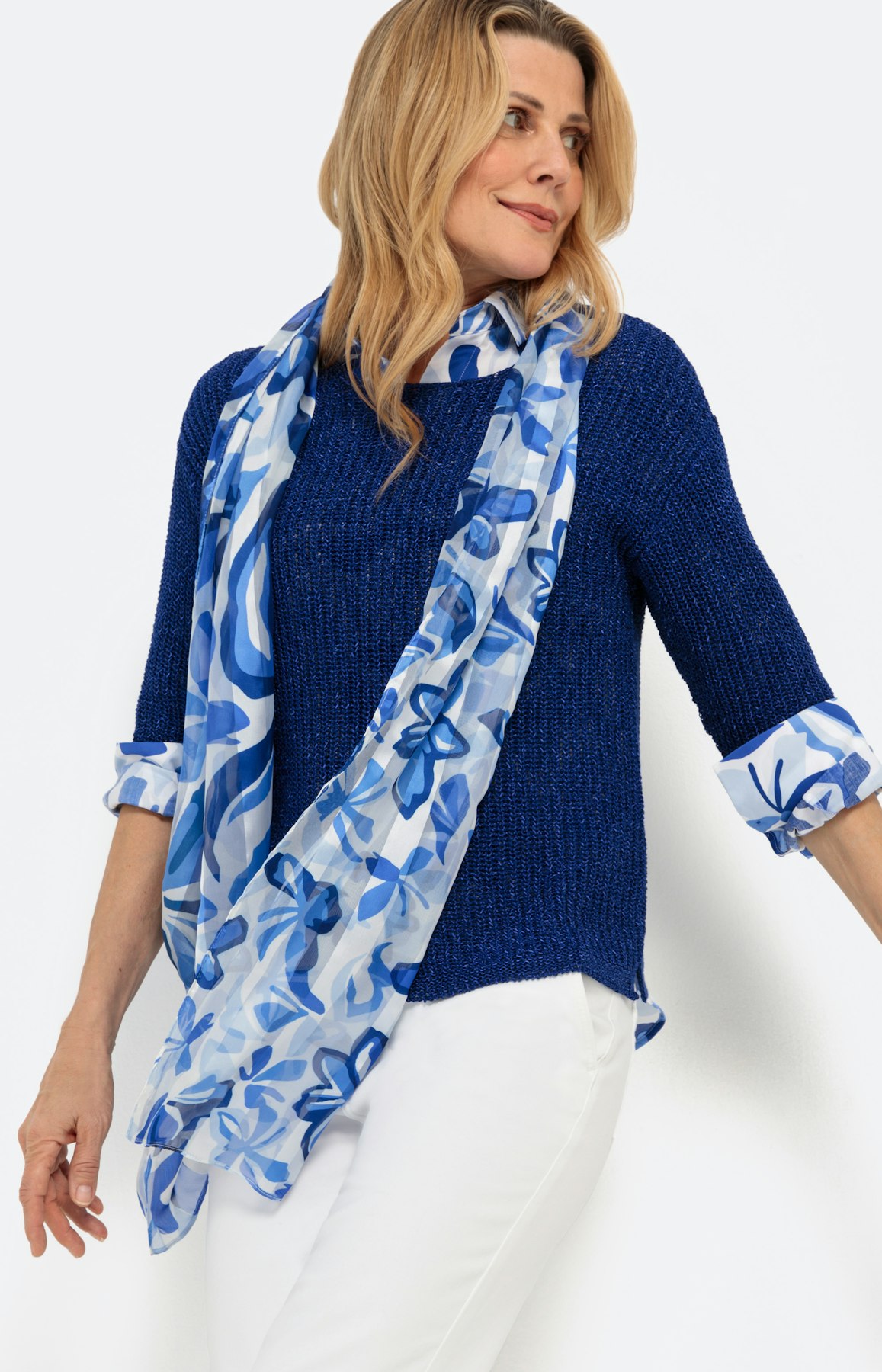 Blumig gemusterter Schal