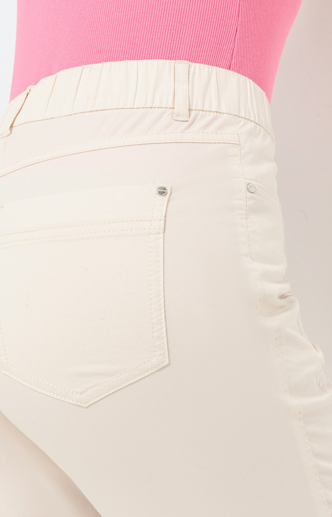 Caprihose aus Papertouch, beige