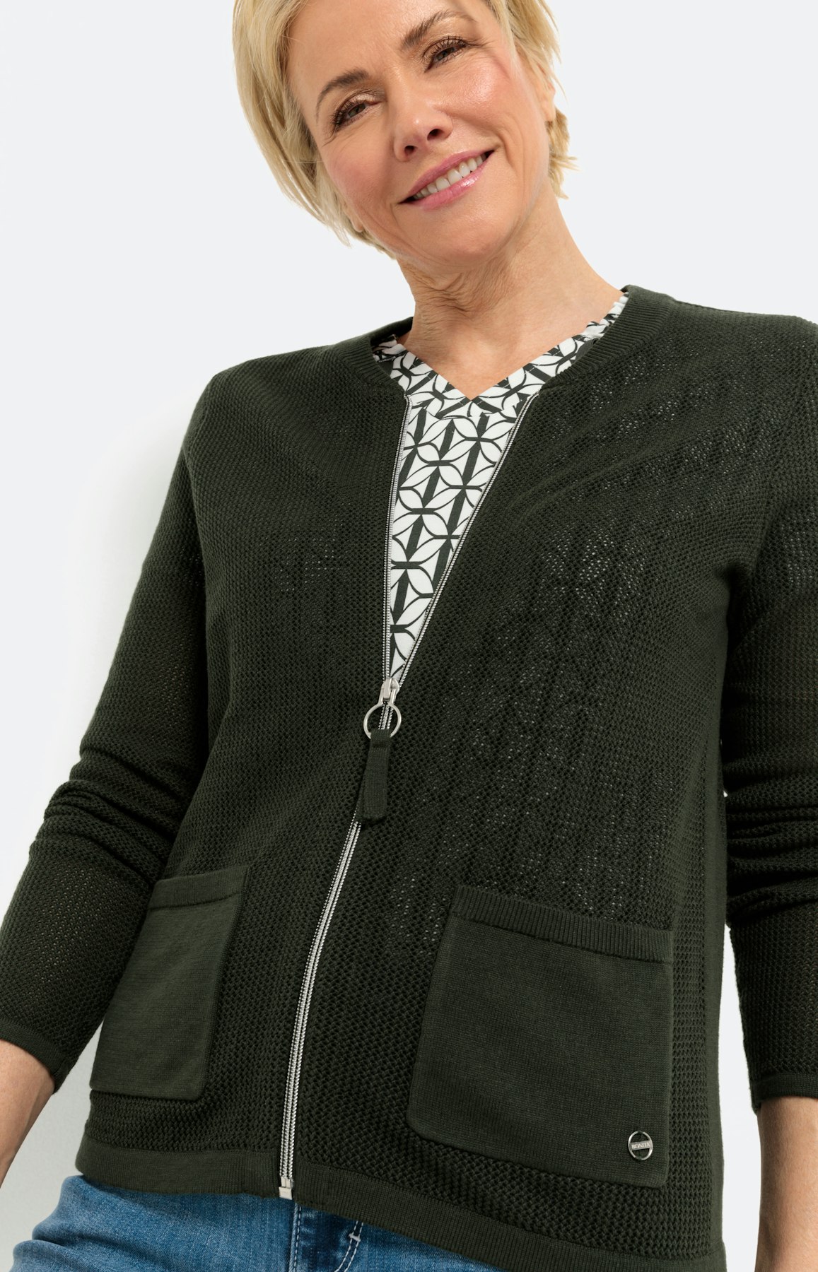 Strickjacke mit Zipper und Taschen