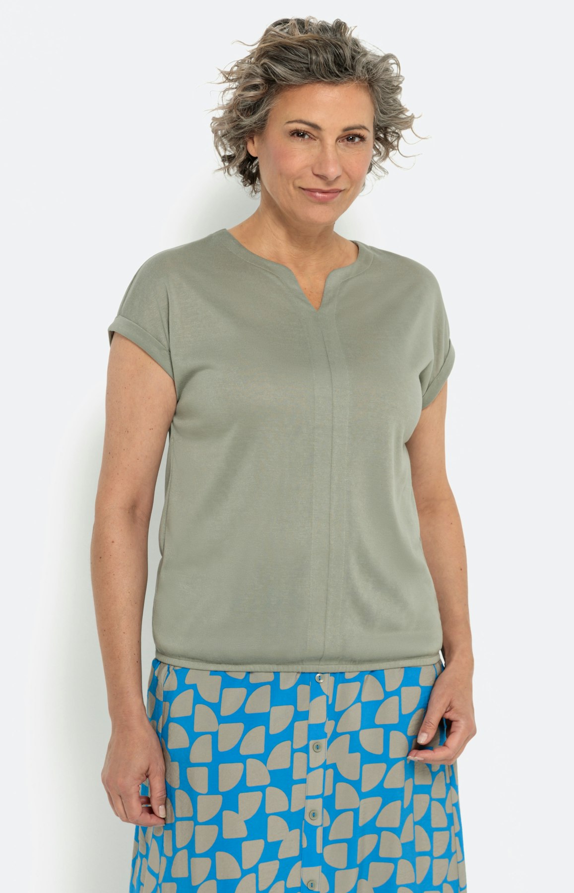 T-Shirt mit Elastiksaum, khaki