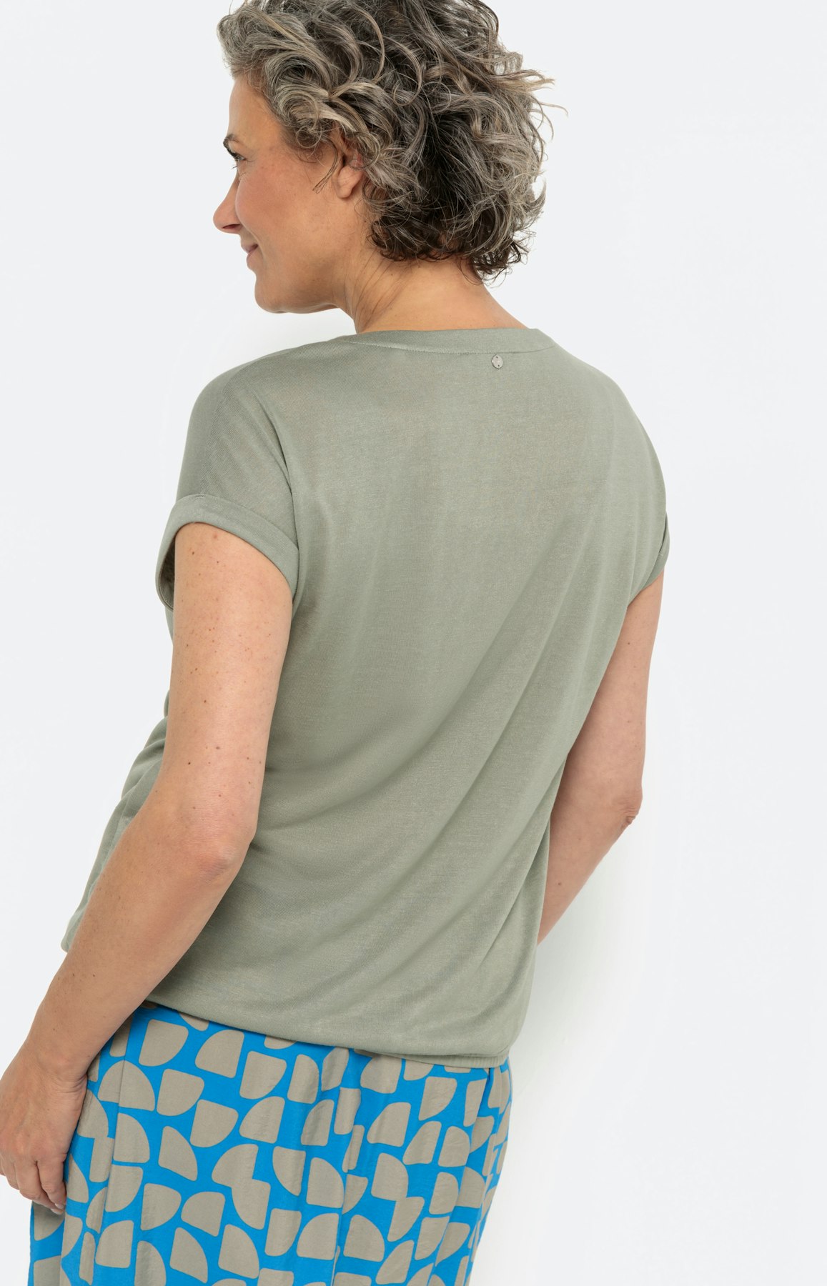 T-Shirt mit Elastiksaum, khaki