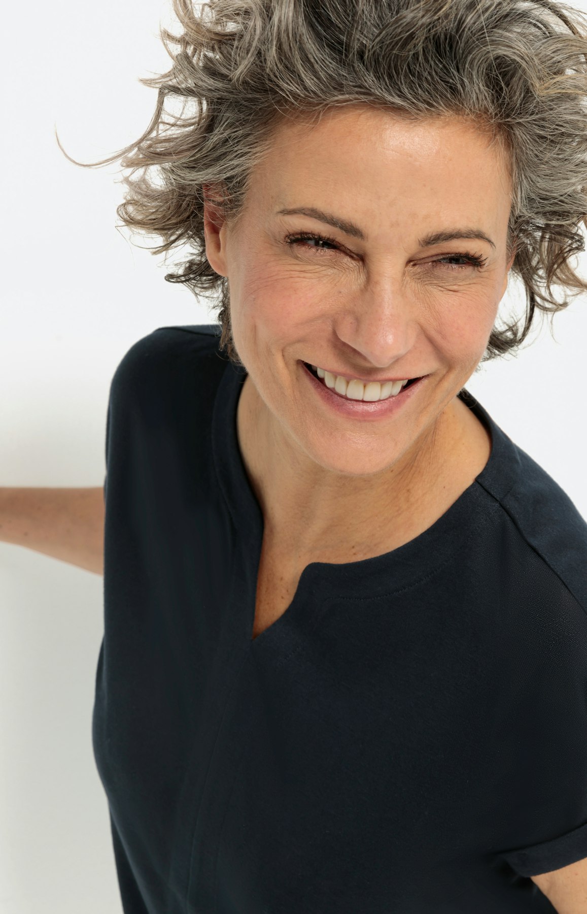 T-Shirt mit Elastiksaum, navi