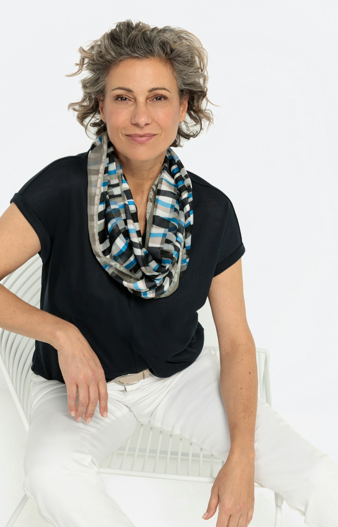 T-Shirt mit Elastiksaum, navi