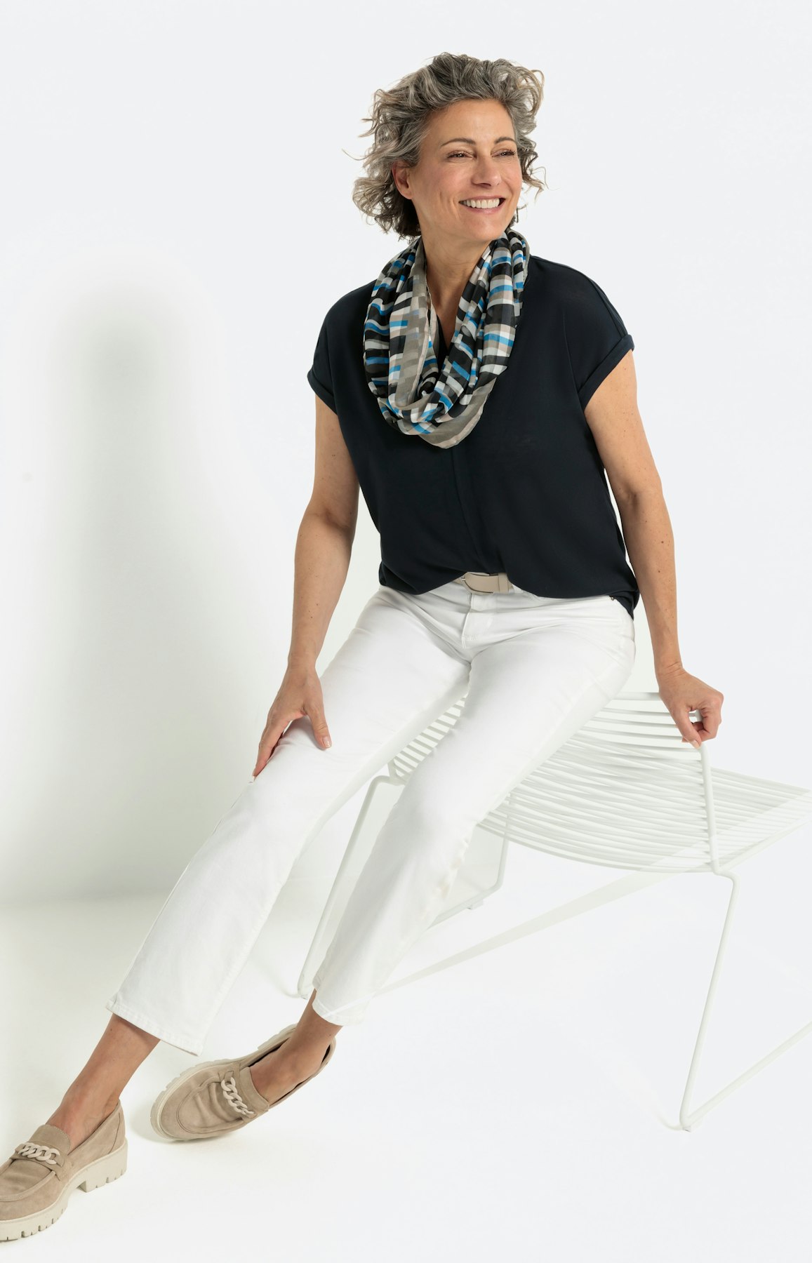 T-Shirt mit Elastiksaum, navi