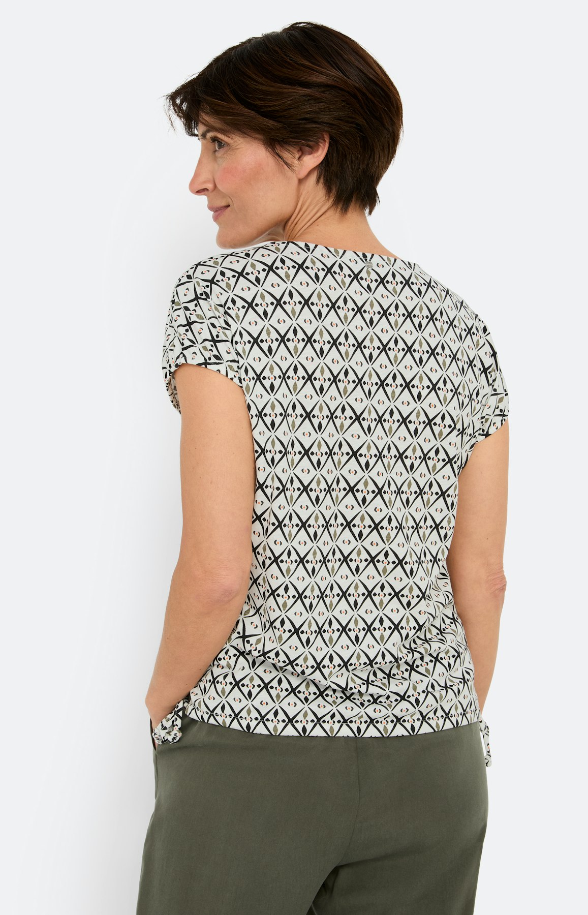 Modern shirt met ethno motief, khaki wit