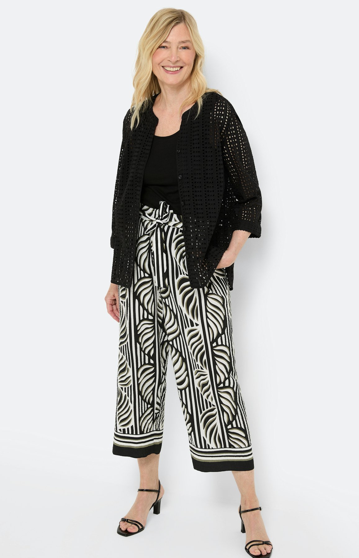 Blouse met mooie broderie anglaise