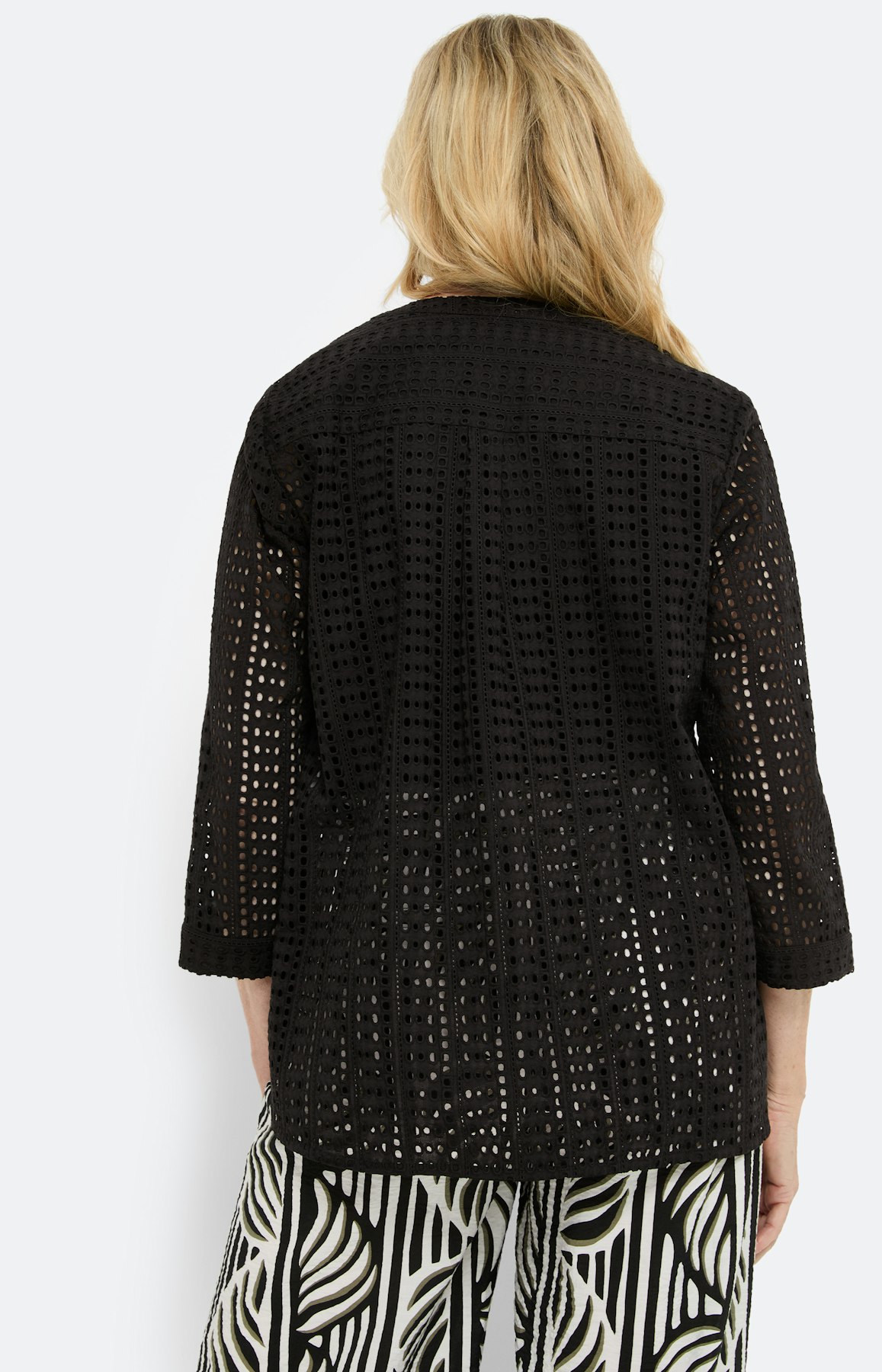 Blouse met mooie broderie anglaise