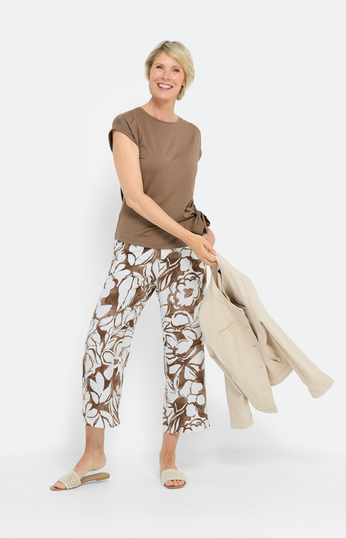 T-shirt met knoopdetail, bruin