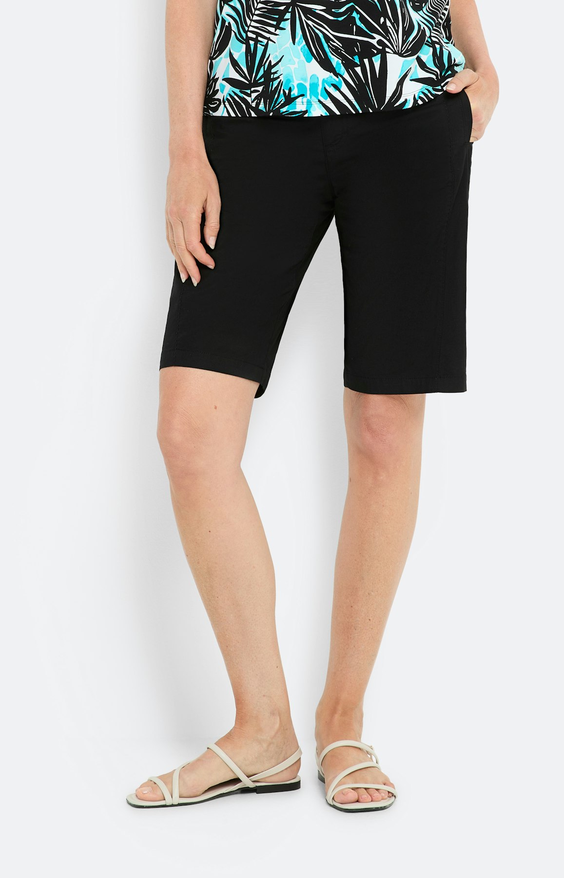 Bermuda aus Papertouch, schwarz